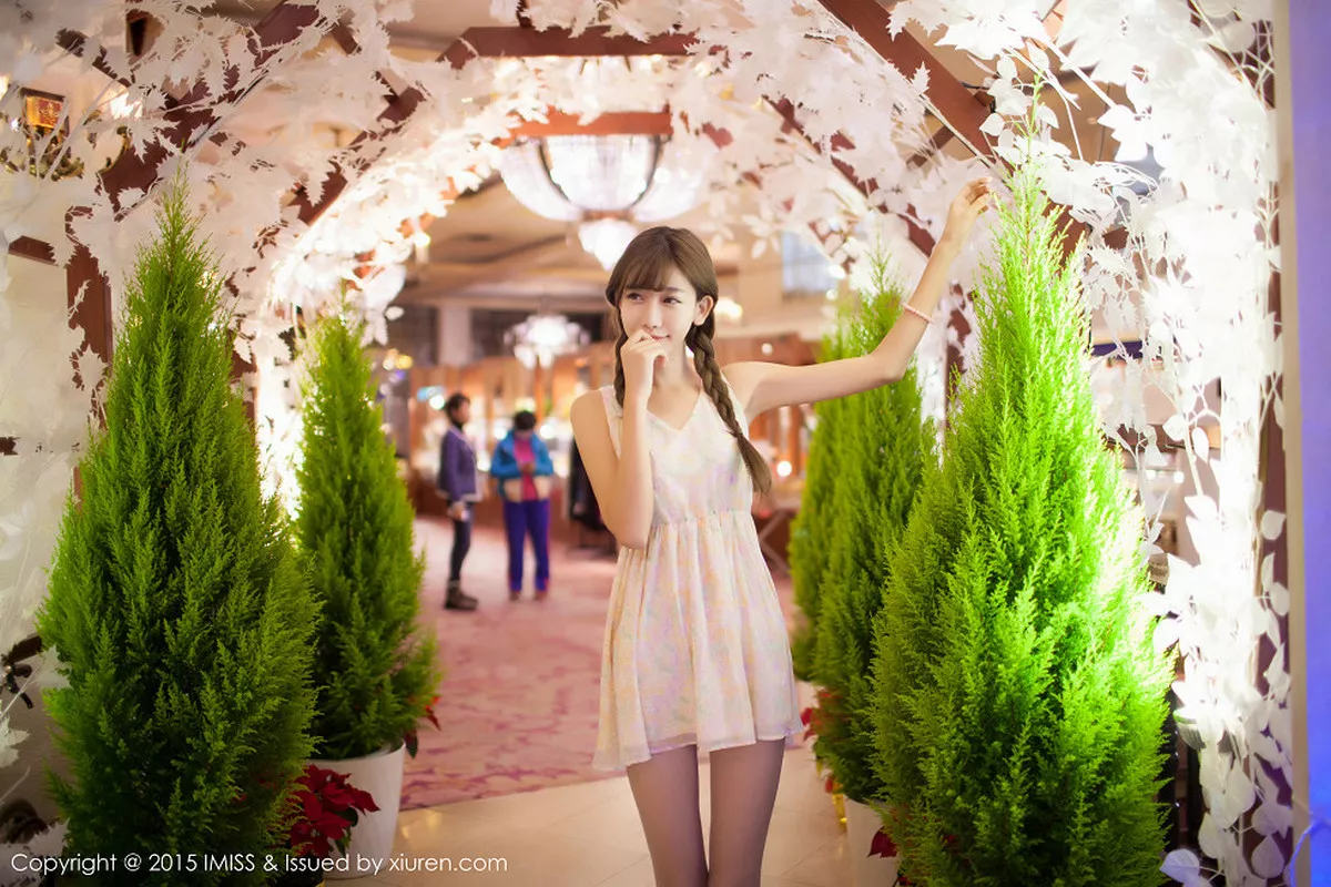 秀人集.com_[IMISS爱蜜社]Vol.010_90后绝美showgirl陈潇户外清爽迷人写真71P