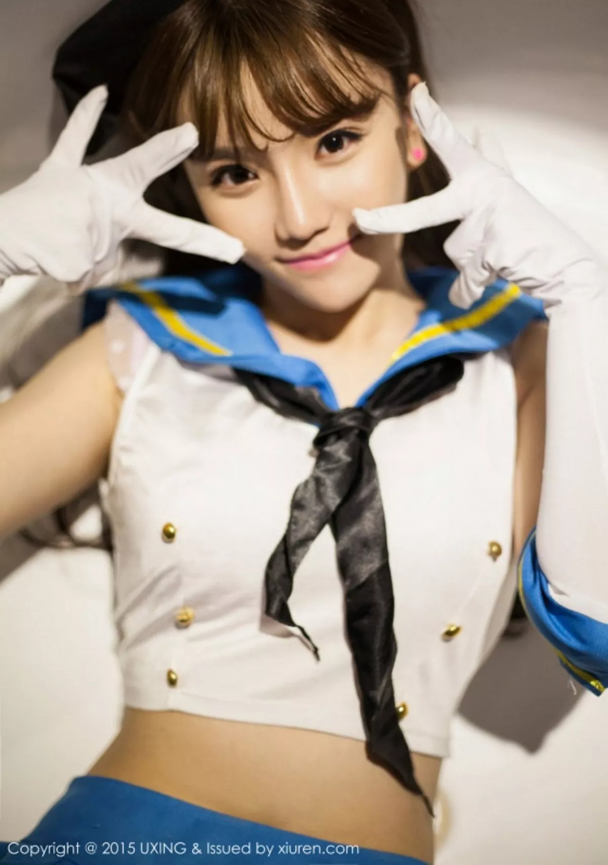 秀人集.com_[UXING优星馆]Vol.007_新人嫩模艾西Ashley白色上衣秀豪乳清新性感写真52P