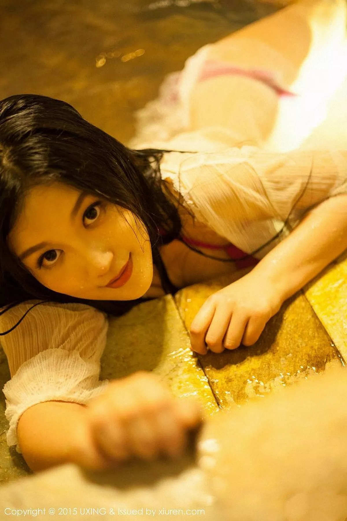 秀人集.com_[UXING优星馆]Vol.006_嫩模莲漪lenne红色内裤性感翘臀低胸内衣秀豪乳55P