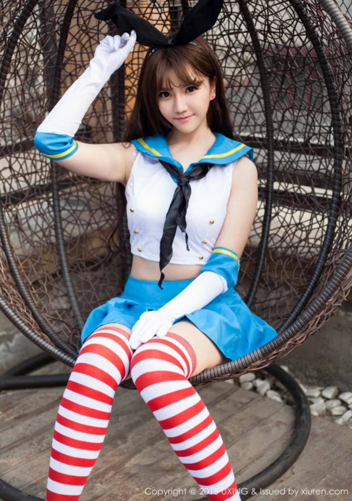 秀人集.com_[UXING优星馆]Vol.007_新人嫩模艾西Ashley白色上衣秀豪乳清新性感写真52P