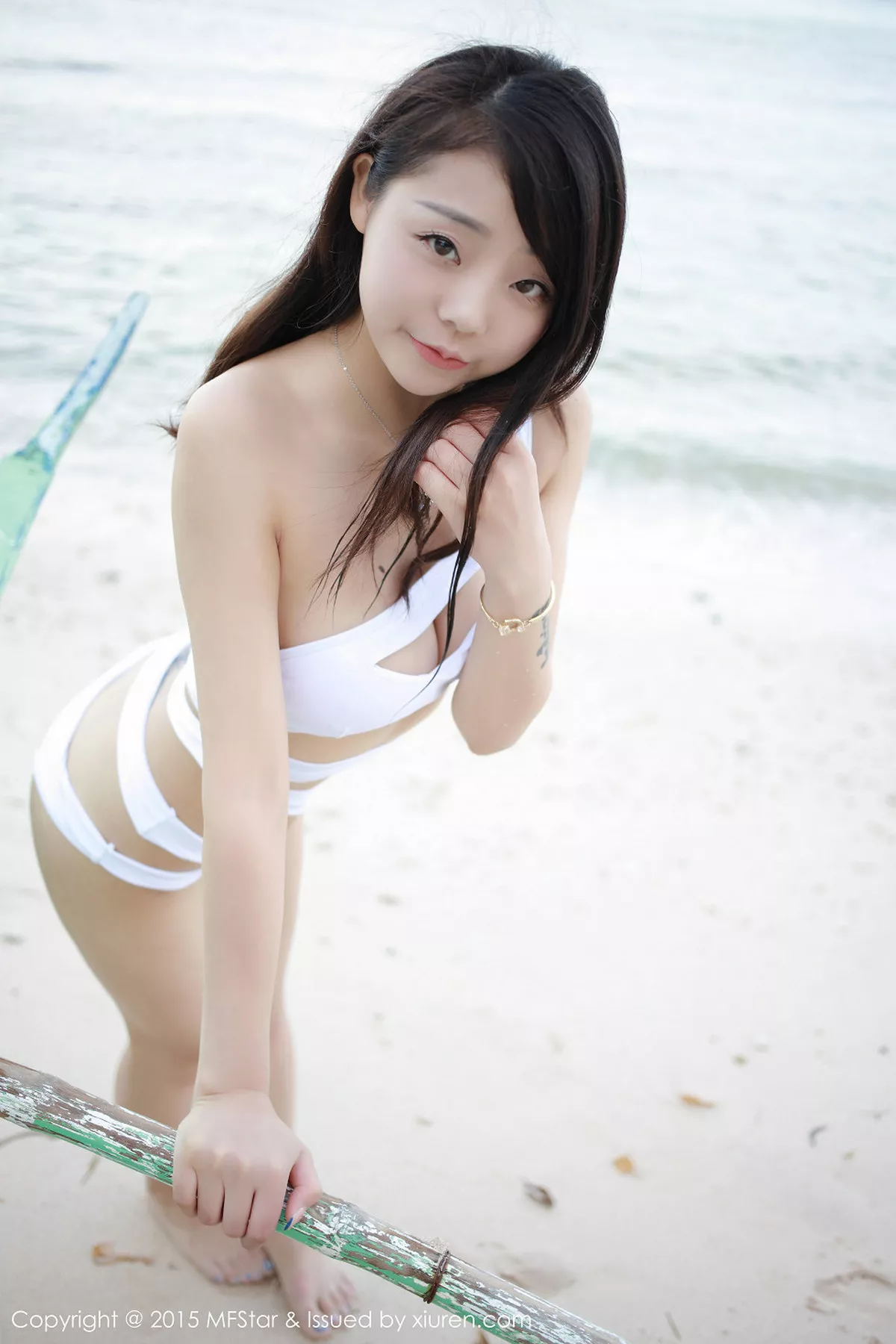 秀人集.com_[MFStar模范学院]Vol.016_嫩模佘贝拉bella长滩旅拍沙滩边性感比基尼写真50P