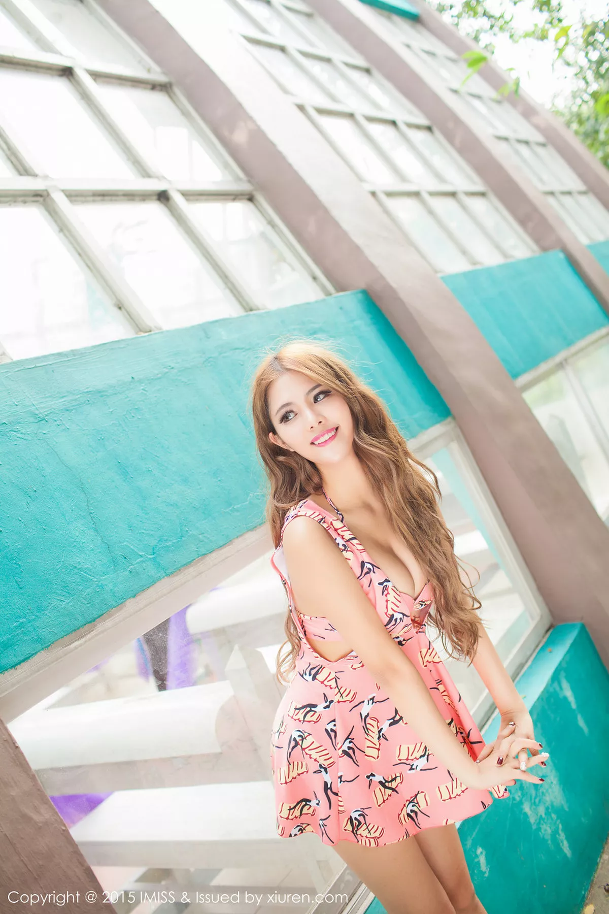 秀人集.com_[IMISS爱蜜社]Vol.008_嫩模妍妍Yanyan系列连身裙低胸内衣豪乳诱惑写真76P