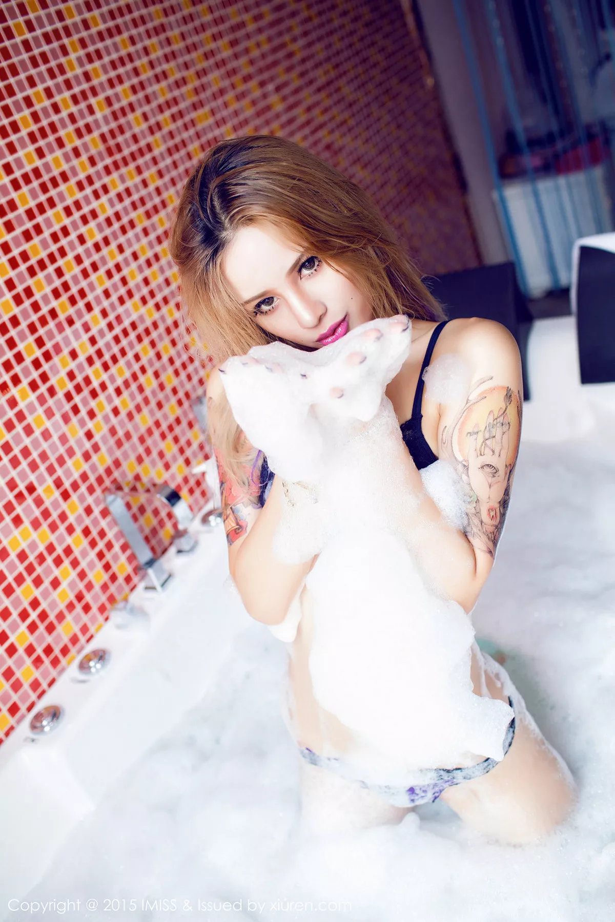 秀人集.com_[IMISS爱蜜社]Vol.002_爱蜜社IMISS模特合集嫩模浴室里泡泡浴性感写真64P