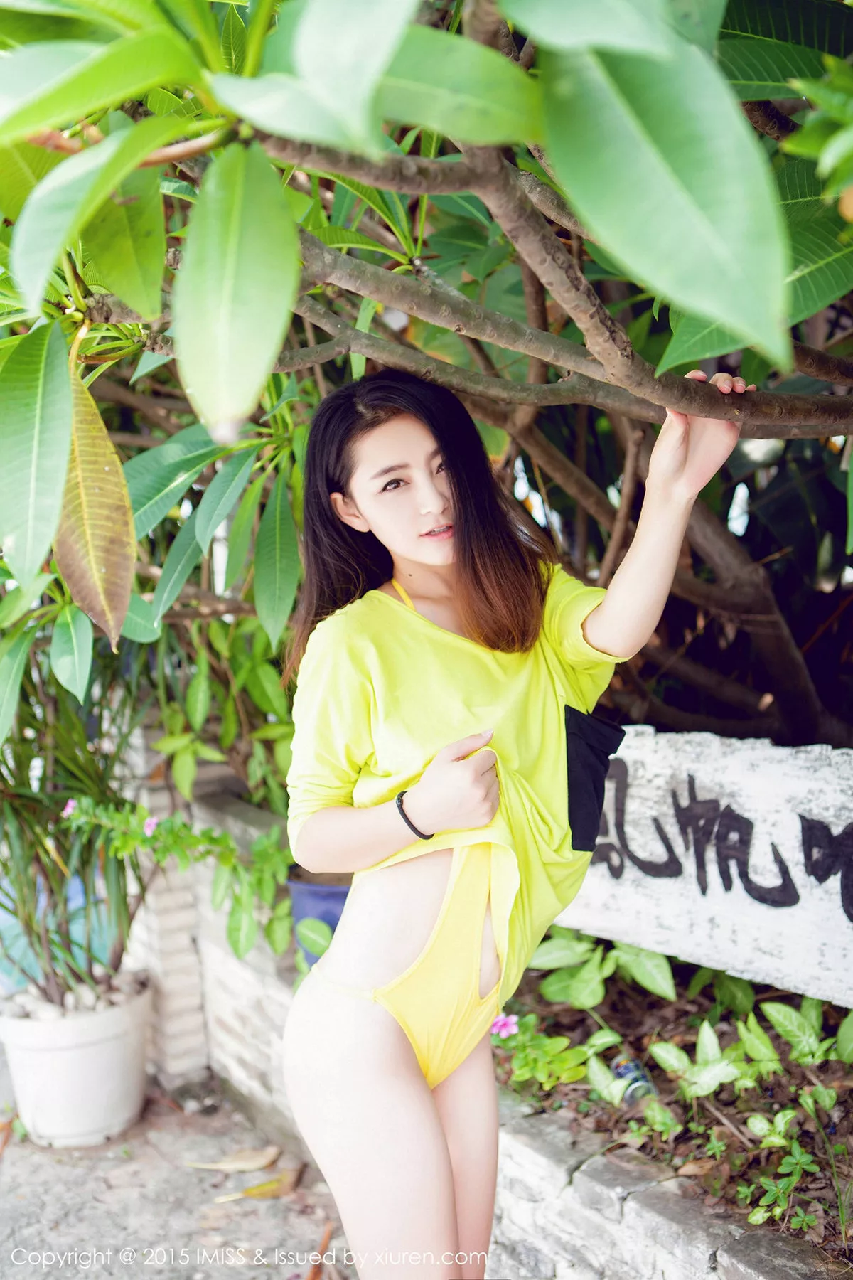 秀人集.com_[IMISS爱蜜社]Vol.017_嫩模夏茉GIGI黄色连体泳装木瓜奶极致诱惑写真64P