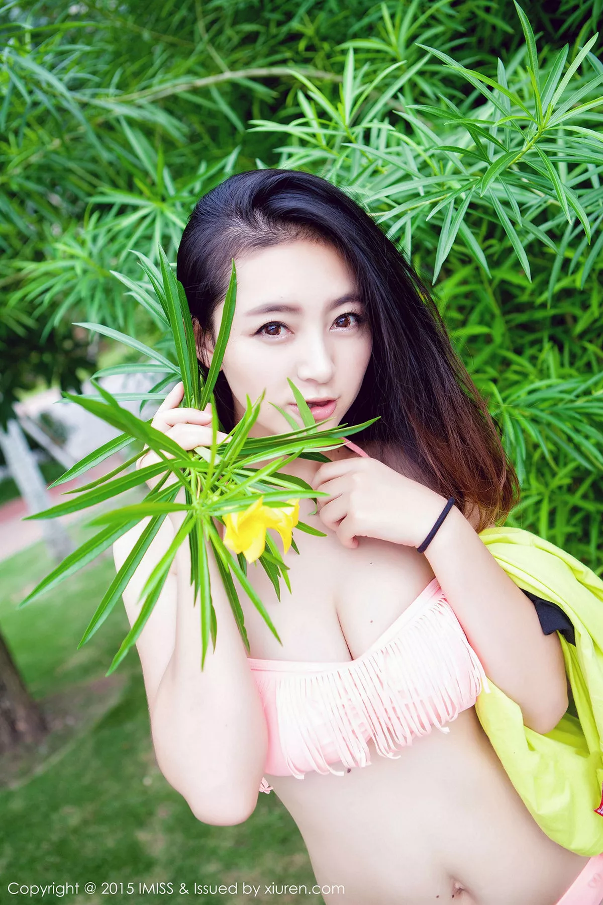 秀人集.com_[IMISS爱蜜社]Vol.017_嫩模夏茉GIGI黄色连体泳装木瓜奶极致诱惑写真64P