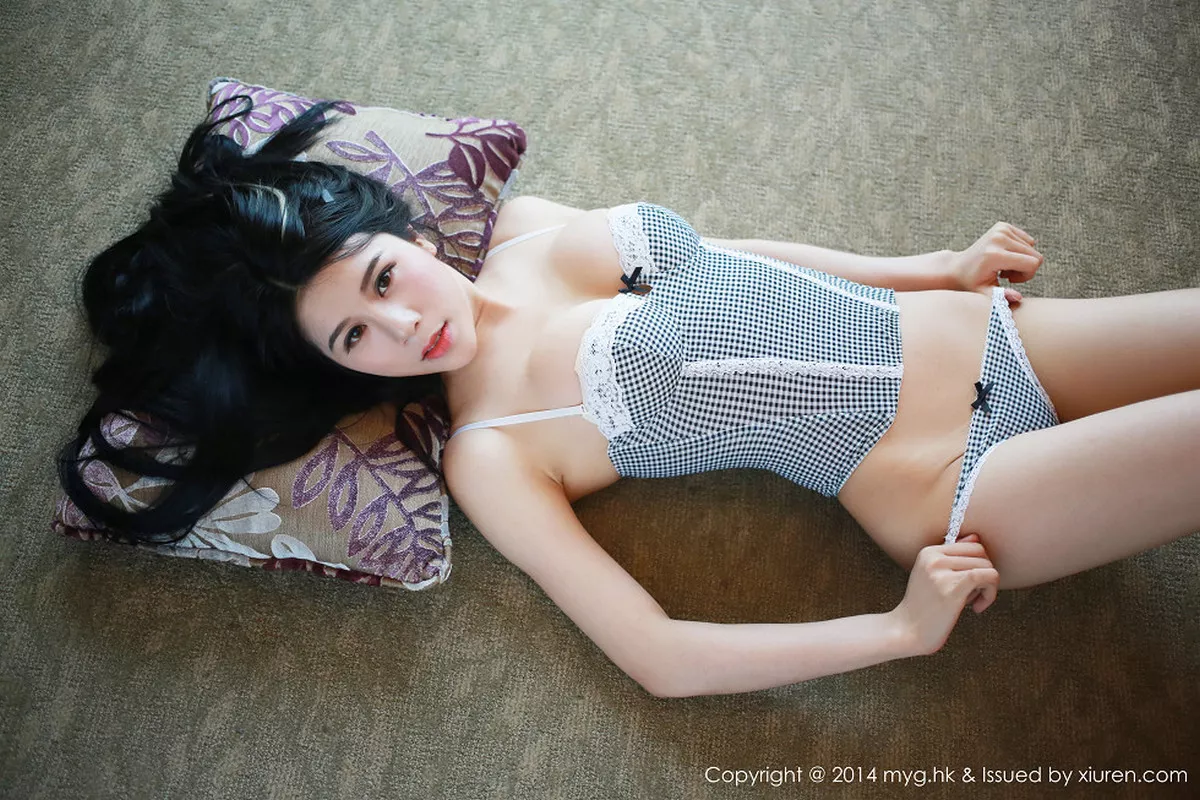 秀人集.com_[MyGirl美媛馆]Vol.020_嫩模南湘baby只遮两点秀豪乳红色丁字裤美臀诱惑59P