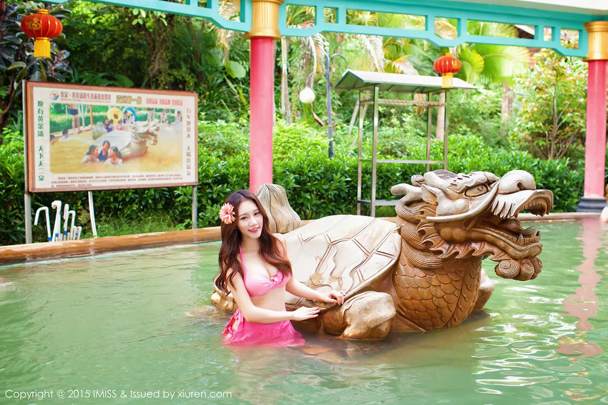 秀人集.com_[IMISS爱蜜社]Vol.015_嫩模小丽莎萌萌哒粉红内衣迷人美胸娇艳性感写真50P