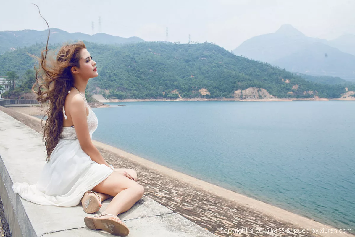 秀人集.com_[IMISS爱蜜社]Vol.008_嫩模妍妍Yanyan系列连身裙低胸内衣豪乳诱惑写真76P