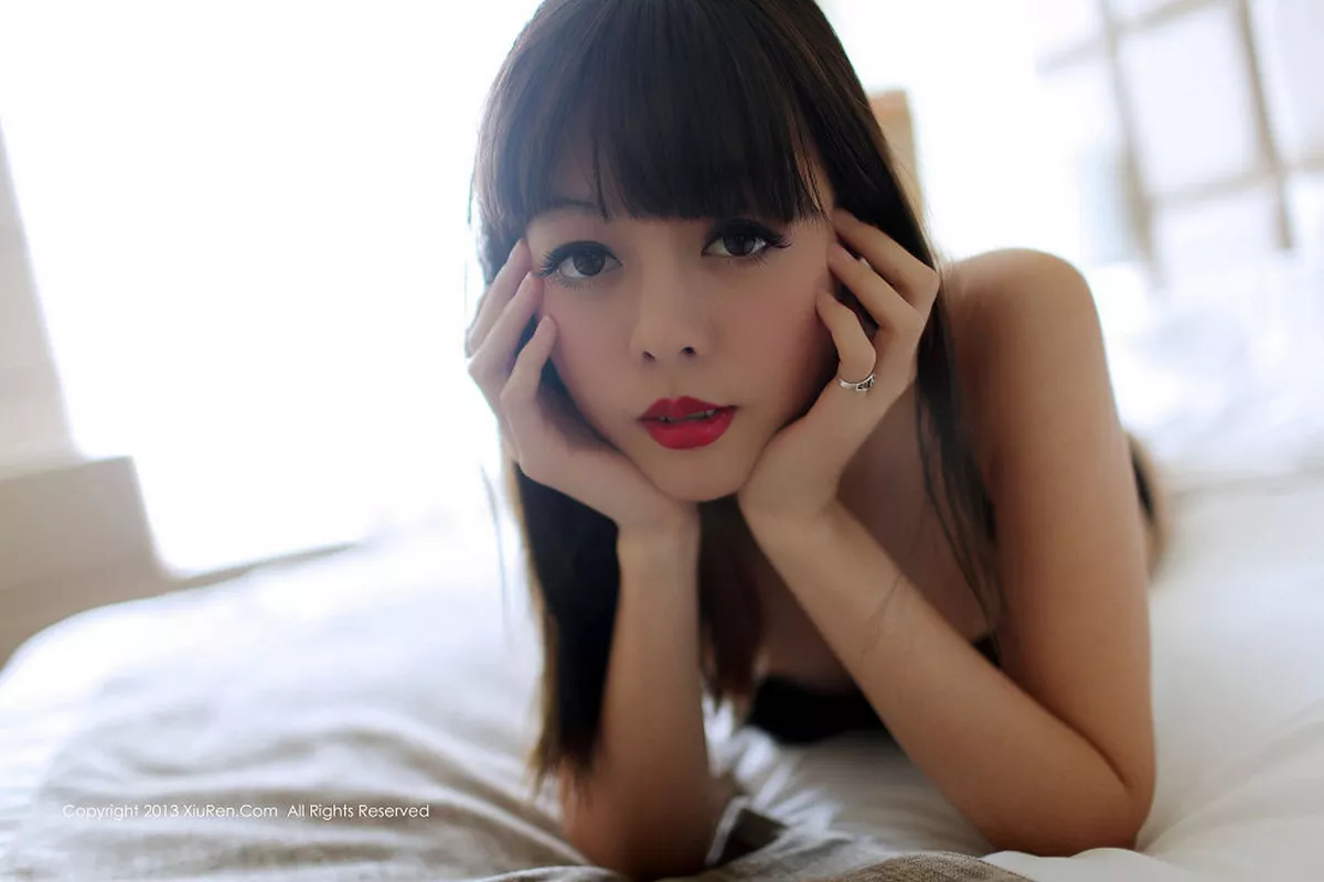 秀人集.com_[XiuRen秀人网]No.001_模特Viki性感内衣系列完美身材写真86P