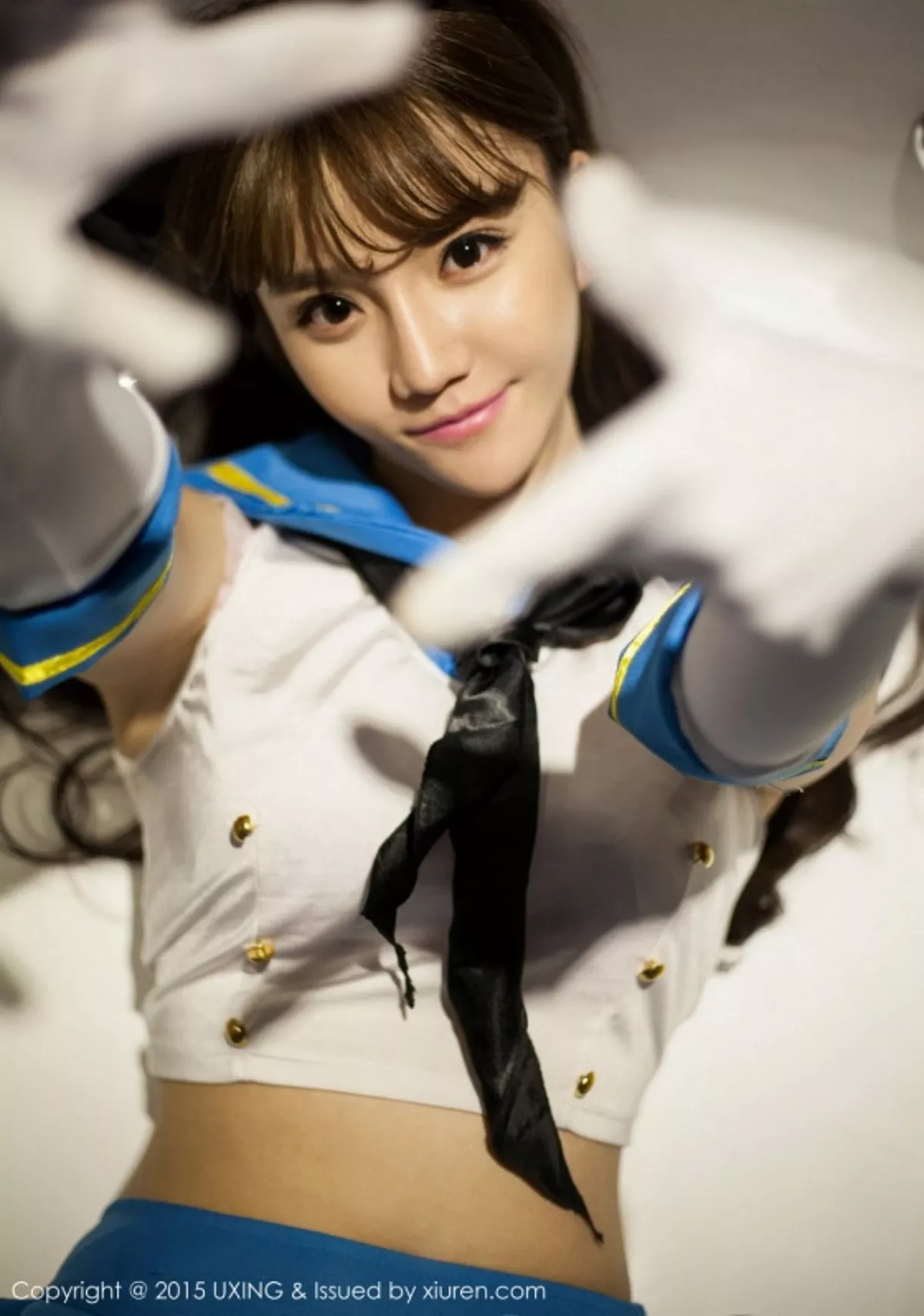 秀人集.com_[UXING优星馆]Vol.007_新人嫩模艾西Ashley白色上衣秀豪乳清新性感写真52P