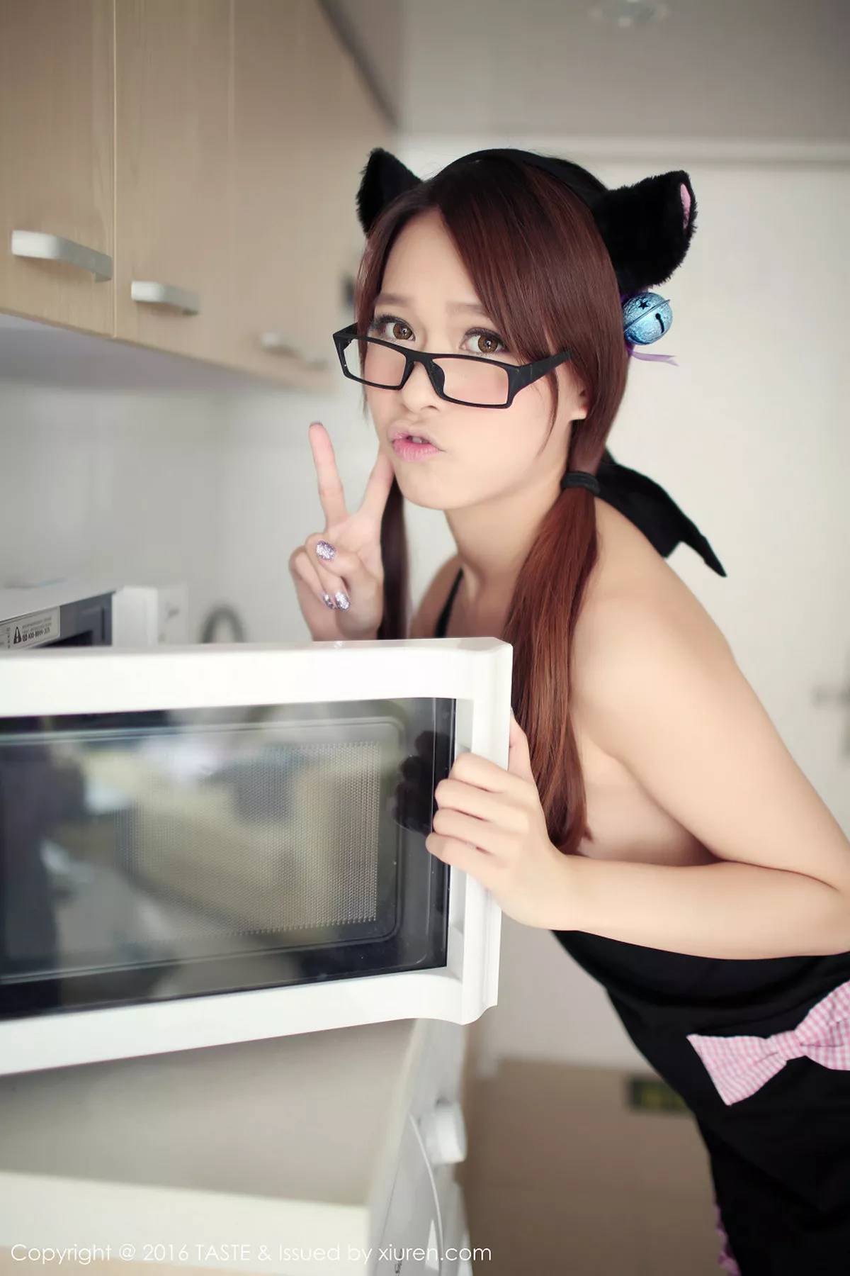 秀人集.com_[Taste顽味生活]Vol.005_嫩模Carol酱性感兔女郎黑色女仆装居家写真61P