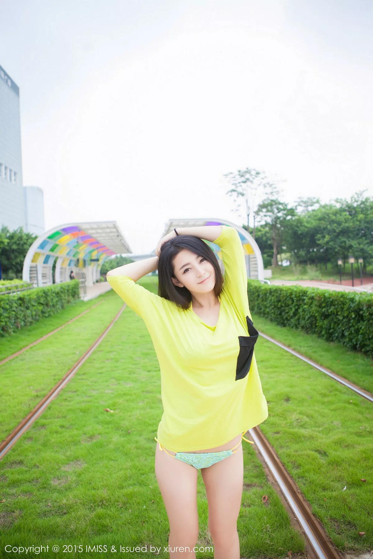 秀人集.com_[IMISS爱蜜社]Vol.020_嫩模夏茉GIGI清凉比基尼街拍性感豪乳诱惑写真54P