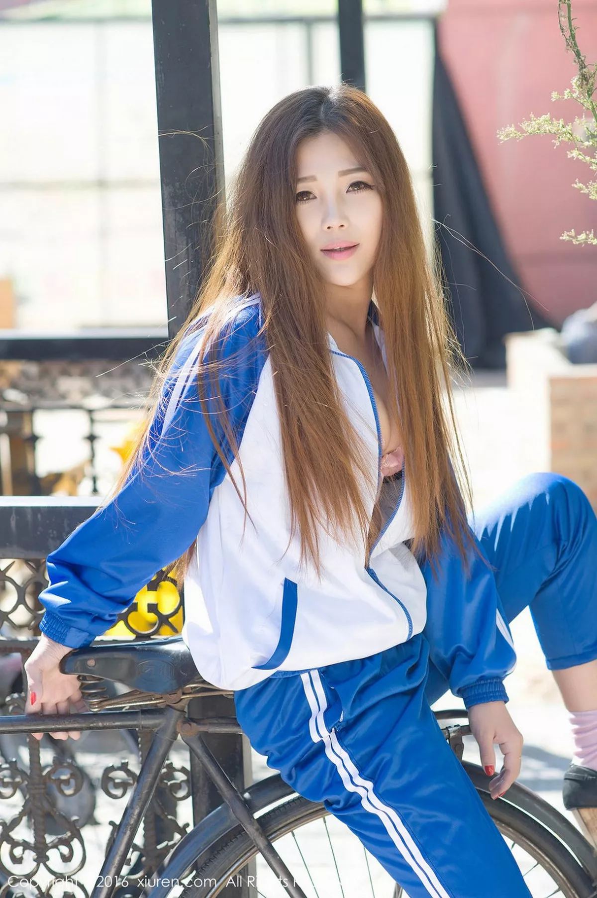 秀人集.com_[XiuRen秀人网]No.651_新晋嫩模周予然户外高中校服半脱秀性感内衣爆乳诱惑写真63P