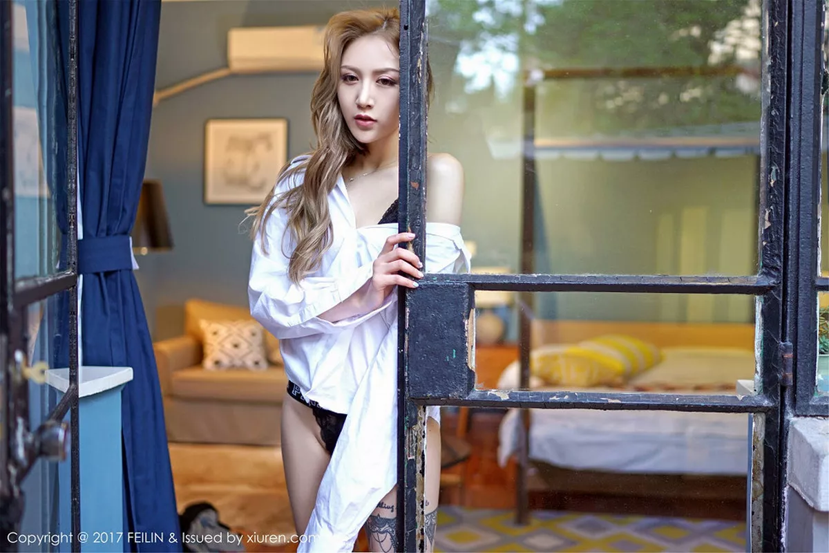 秀人集.com_[FeiLin嗲囡囡]Vol.089_嫩模晗大大居家黑色吊带衣白色短裤秀完美身材灵动迷人写真40P