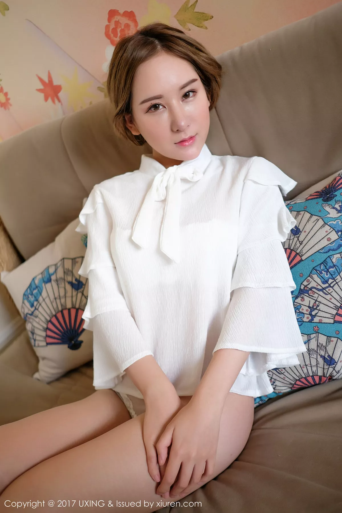 秀人集.com_[UXING优星馆]Vol.047_新人妹子高SIR白色蕾丝情趣内衣秀完美身材娇羞迷人写真47P