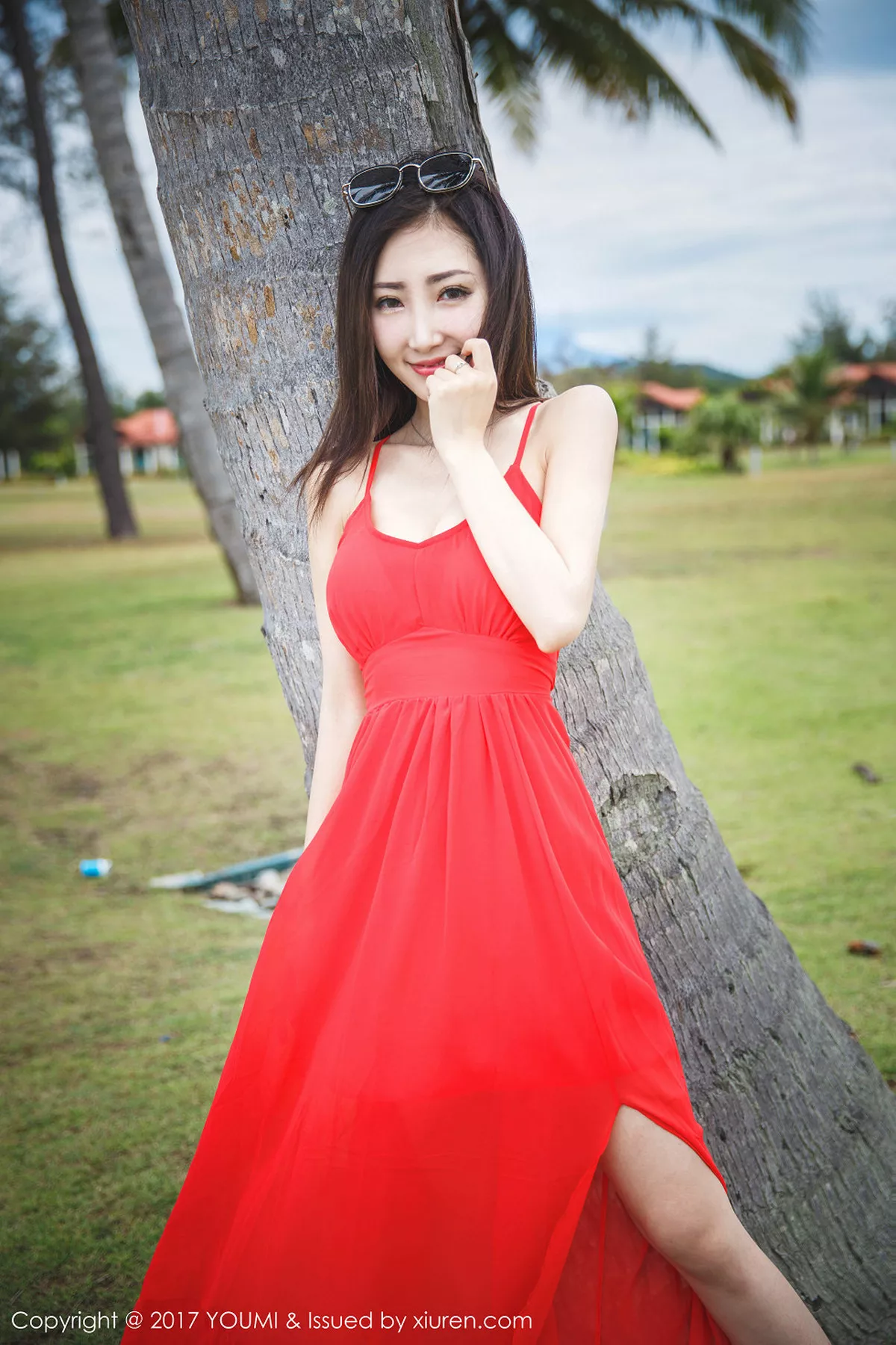 秀人集.com_[YouMi尤蜜荟]Vol.028_女神Yumi-尤美沙巴旅拍泳池边性感比基尼秀完美身材写真47P