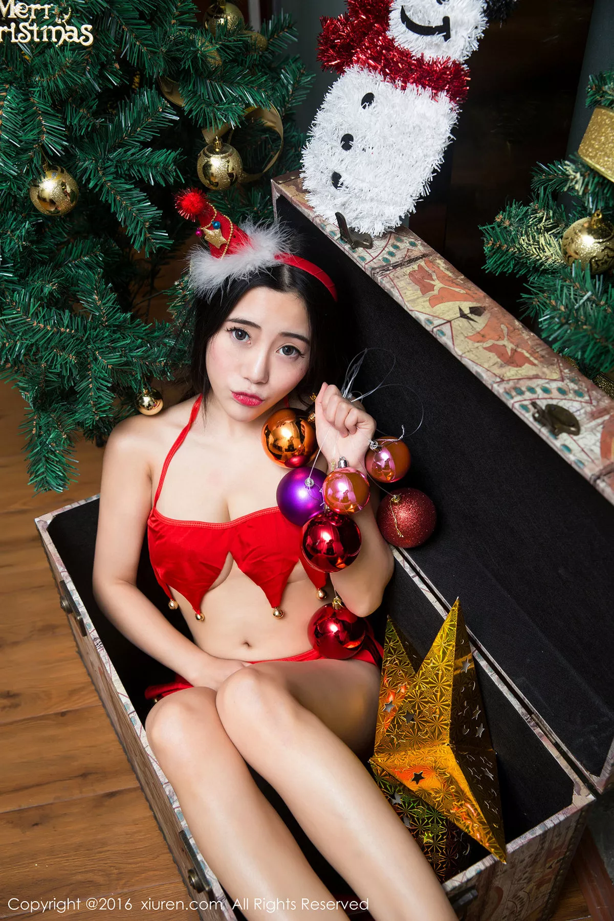 秀人集.com_[XiuRen秀人网]No.660_嫩模兜豆靓Youlina红色圣诞装性感内衣满满圣诞福利写真50P