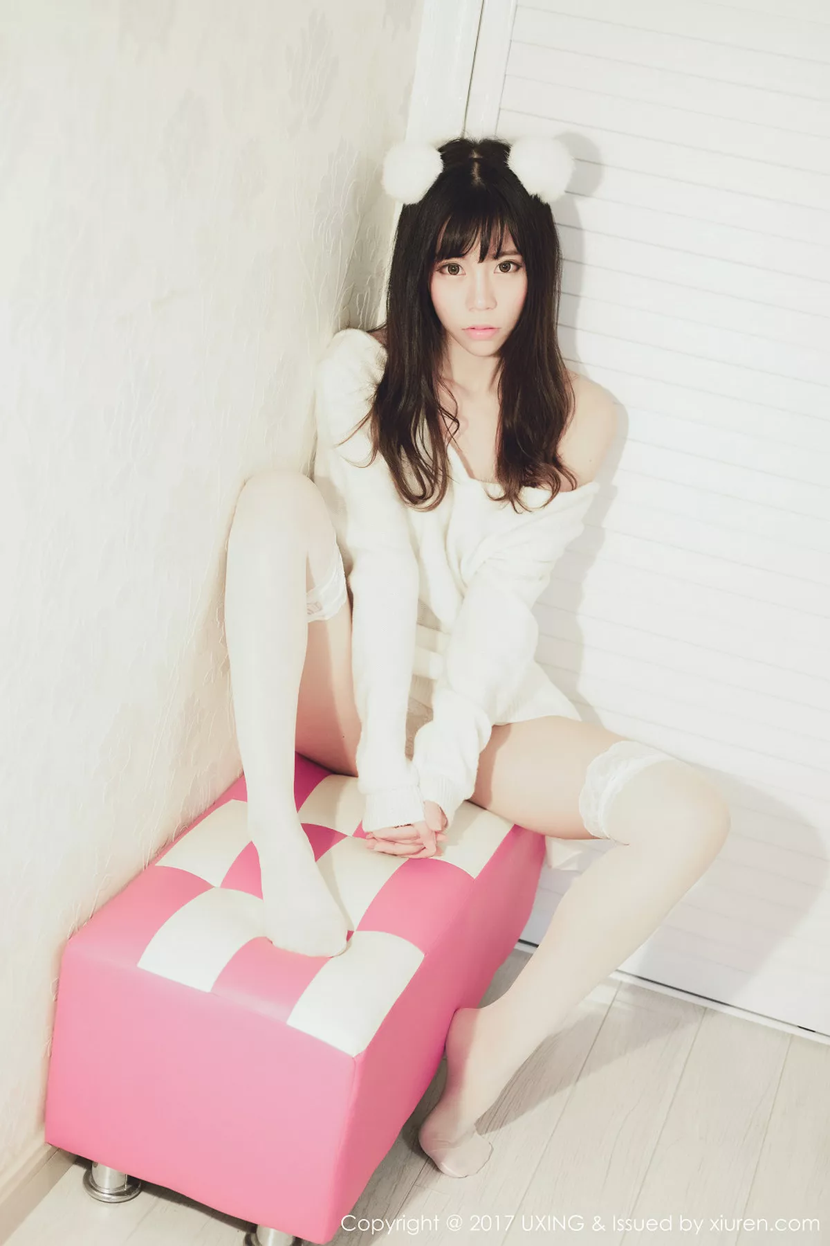 秀人集.com_[UXING优星馆]Vol.048_嫩模Yo酱居家学生装+白色蕾丝袜清爽美萝莉性感写真32P