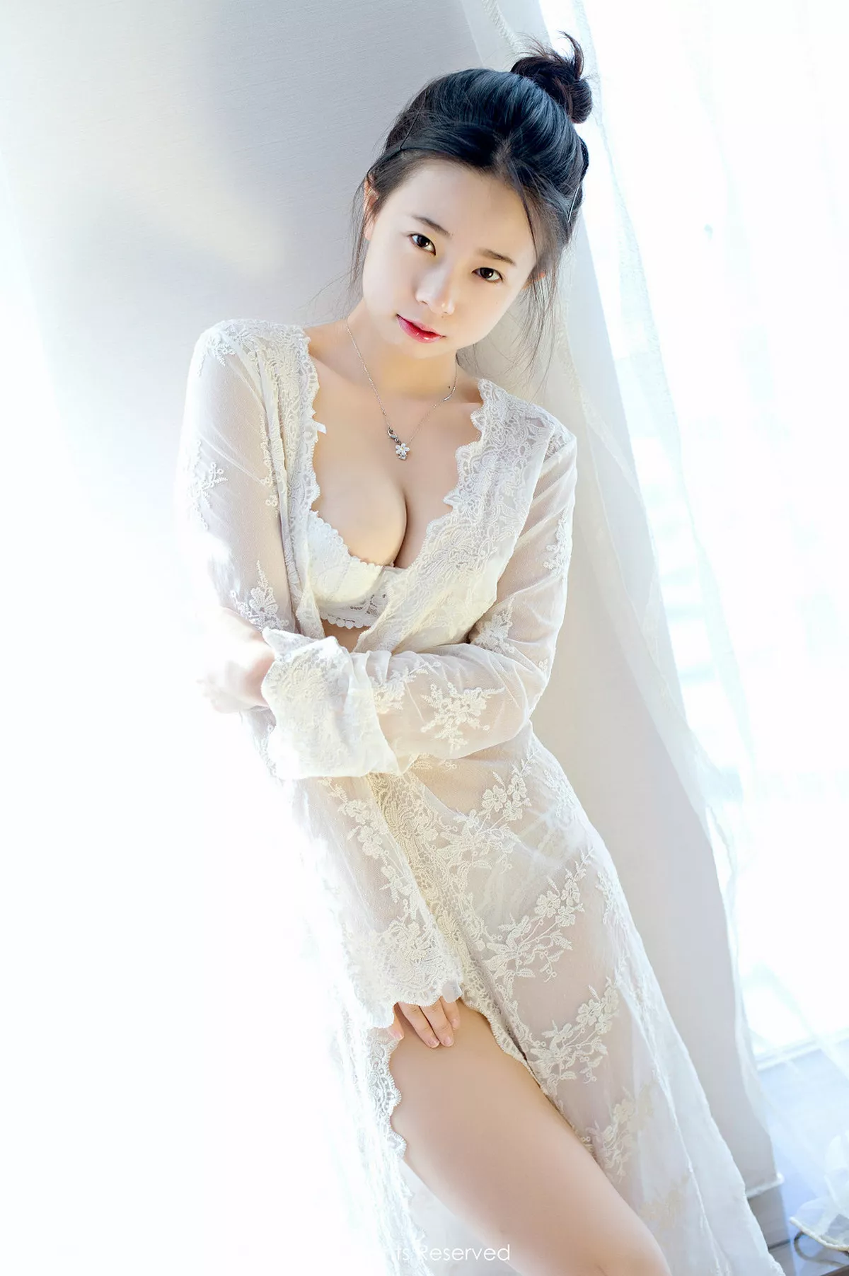 秀人集.com_[XiuRen秀人网]No.641_嫩模草莓zz智齿美少女白色日系死库水秀傲人巨乳写真64P