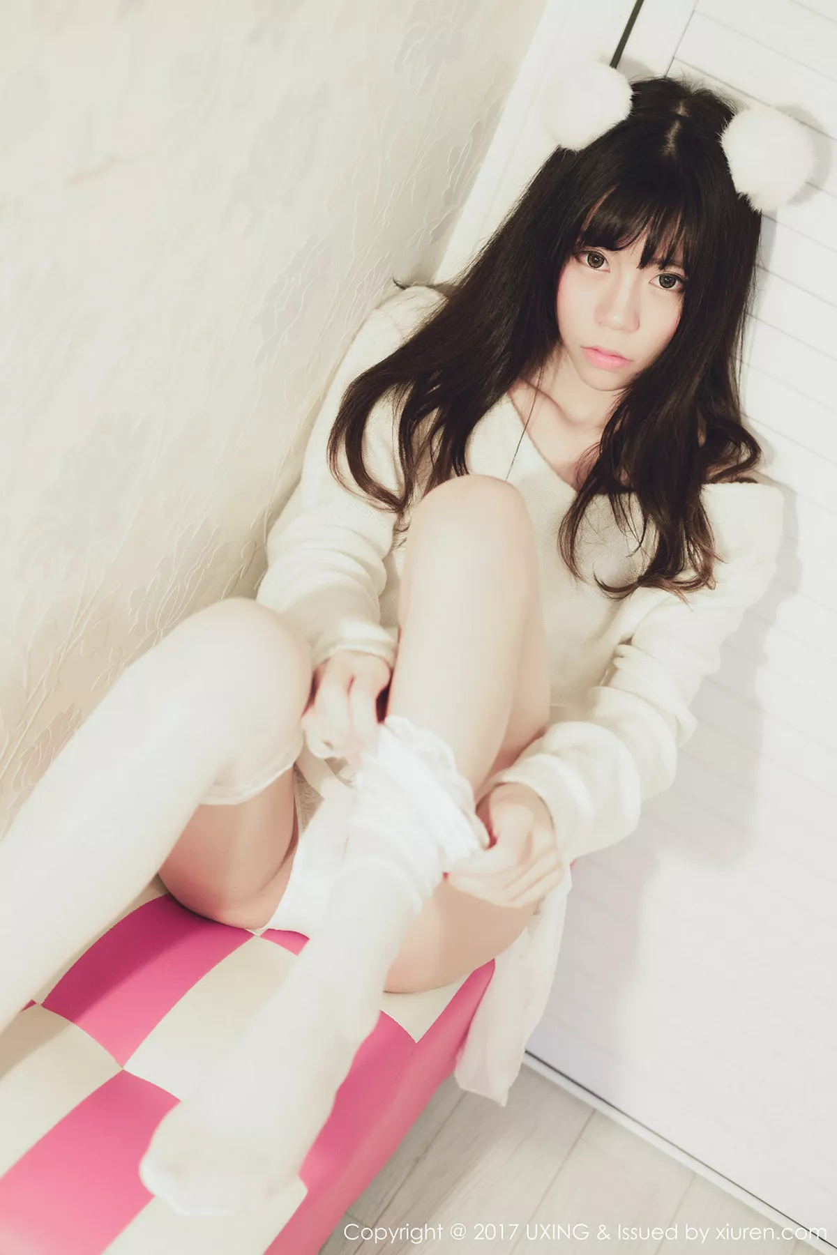 秀人集.com_[UXING优星馆]Vol.048_嫩模Yo酱居家学生装+白色蕾丝袜清爽美萝莉性感写真32P