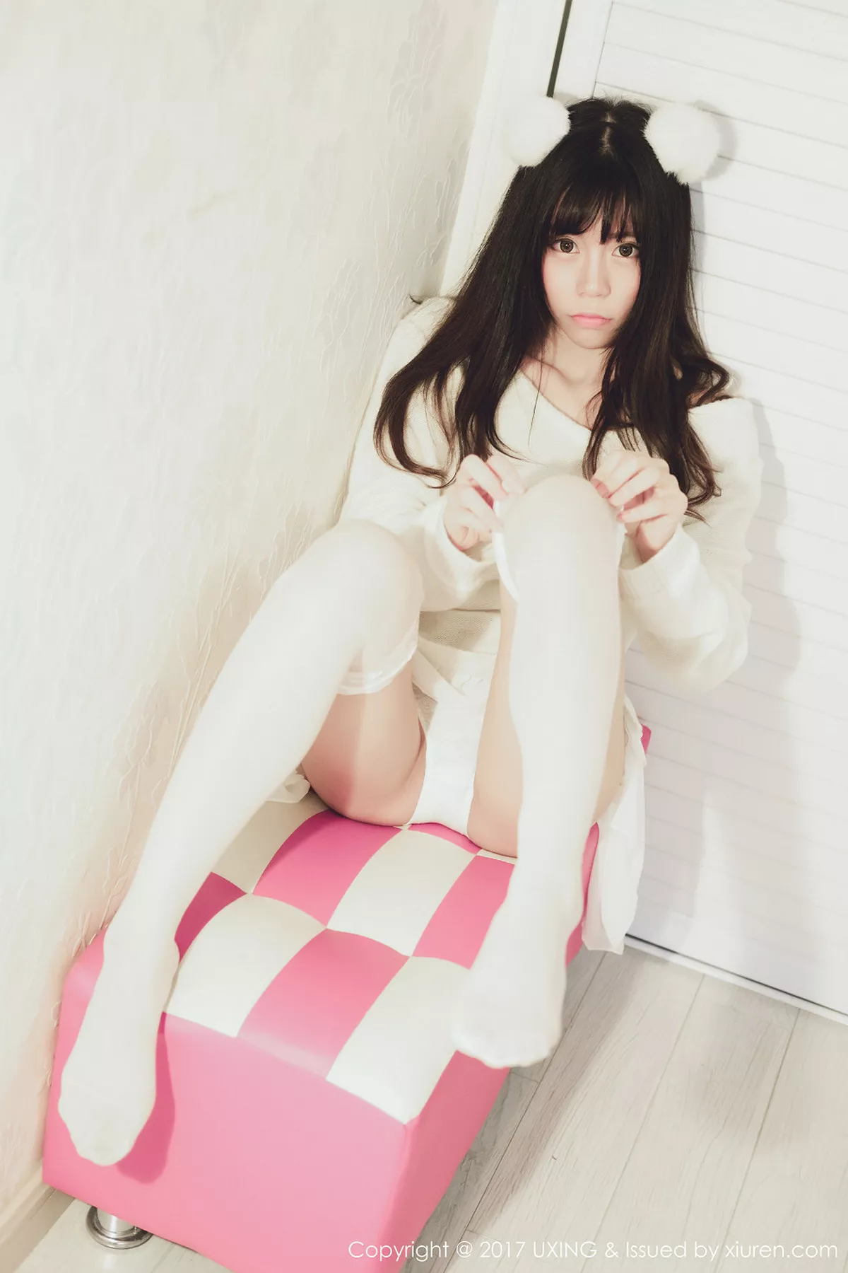 秀人集.com_[UXING优星馆]Vol.048_嫩模Yo酱居家学生装+白色蕾丝袜清爽美萝莉性感写真32P