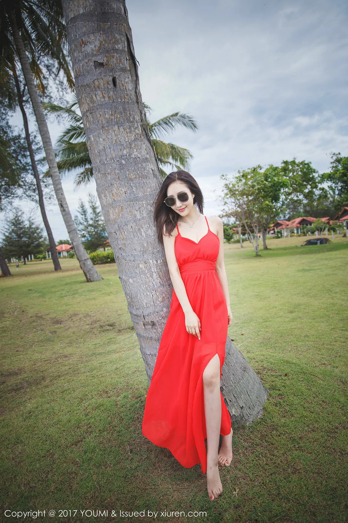 秀人集.com_[YouMi尤蜜荟]Vol.028_女神Yumi-尤美沙巴旅拍泳池边性感比基尼秀完美身材写真47P