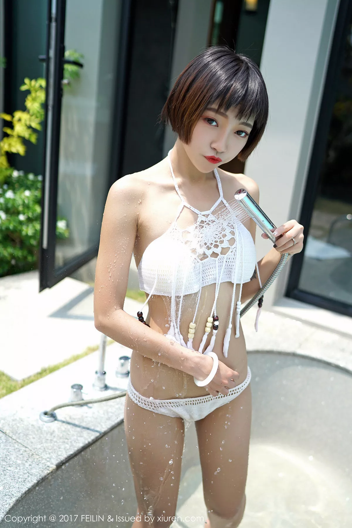 秀人集.com_[FeiLin嗲囡囡]Vol.083_嫩模冯木木LRIS泰国旅拍泳池边性感比基尼湿身诱惑写真47P