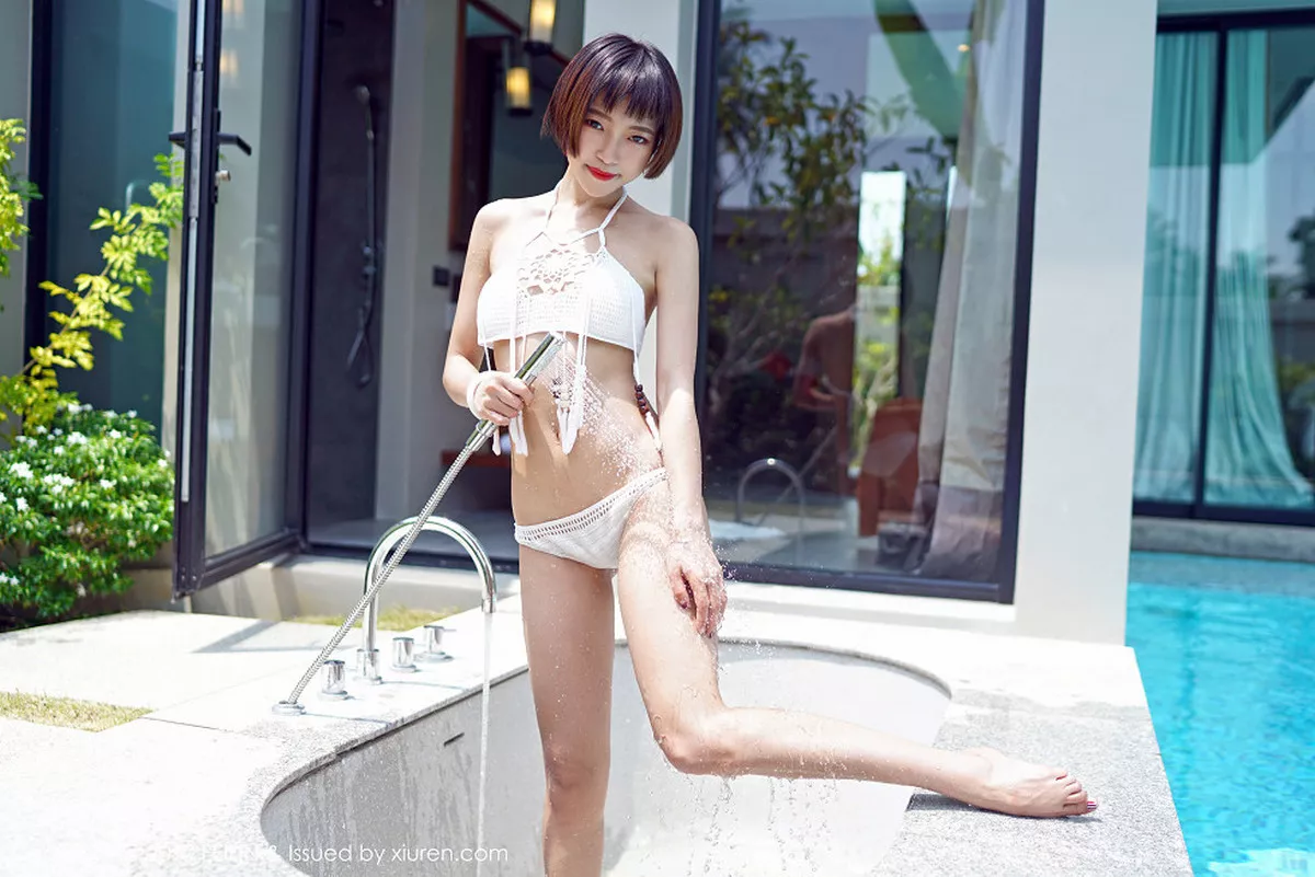秀人集.com_[FeiLin嗲囡囡]Vol.083_嫩模冯木木LRIS泰国旅拍泳池边性感比基尼湿身诱惑写真47P
