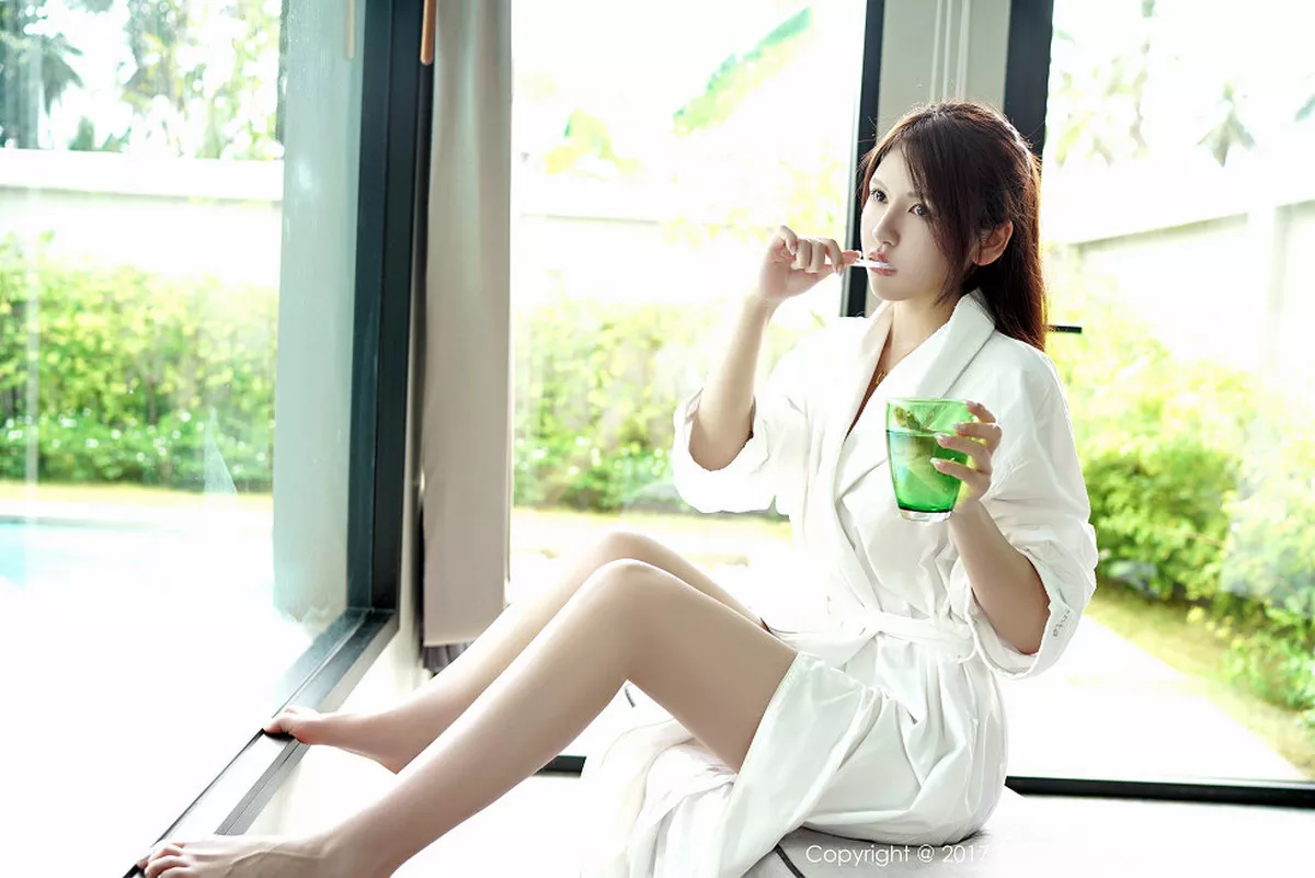 秀人集.com_[FeiLin嗲囡囡]Vol.085_新人嫩模PaPa妈咪泰国旅拍红色比基尼秀完美身材火辣写真31P