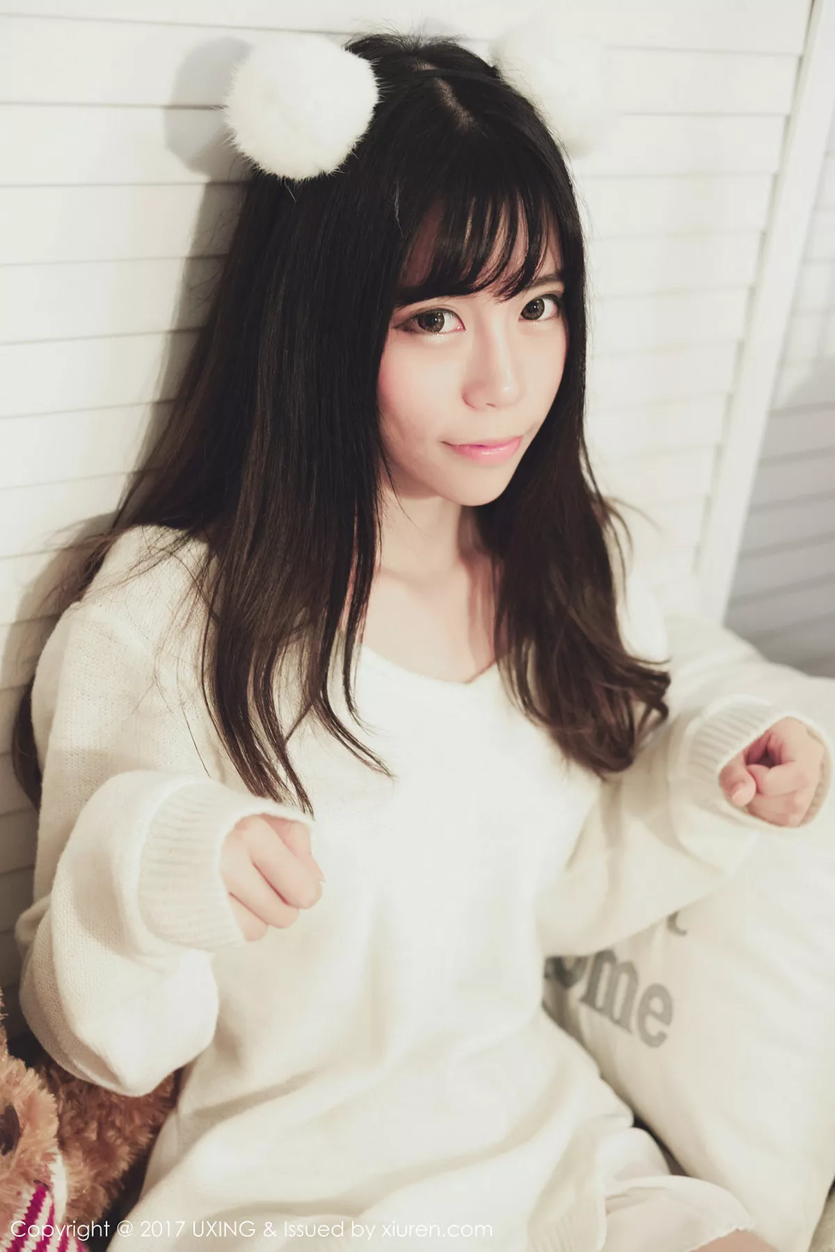 秀人集.com_[UXING优星馆]Vol.048_嫩模Yo酱居家学生装+白色蕾丝袜清爽美萝莉性感写真32P