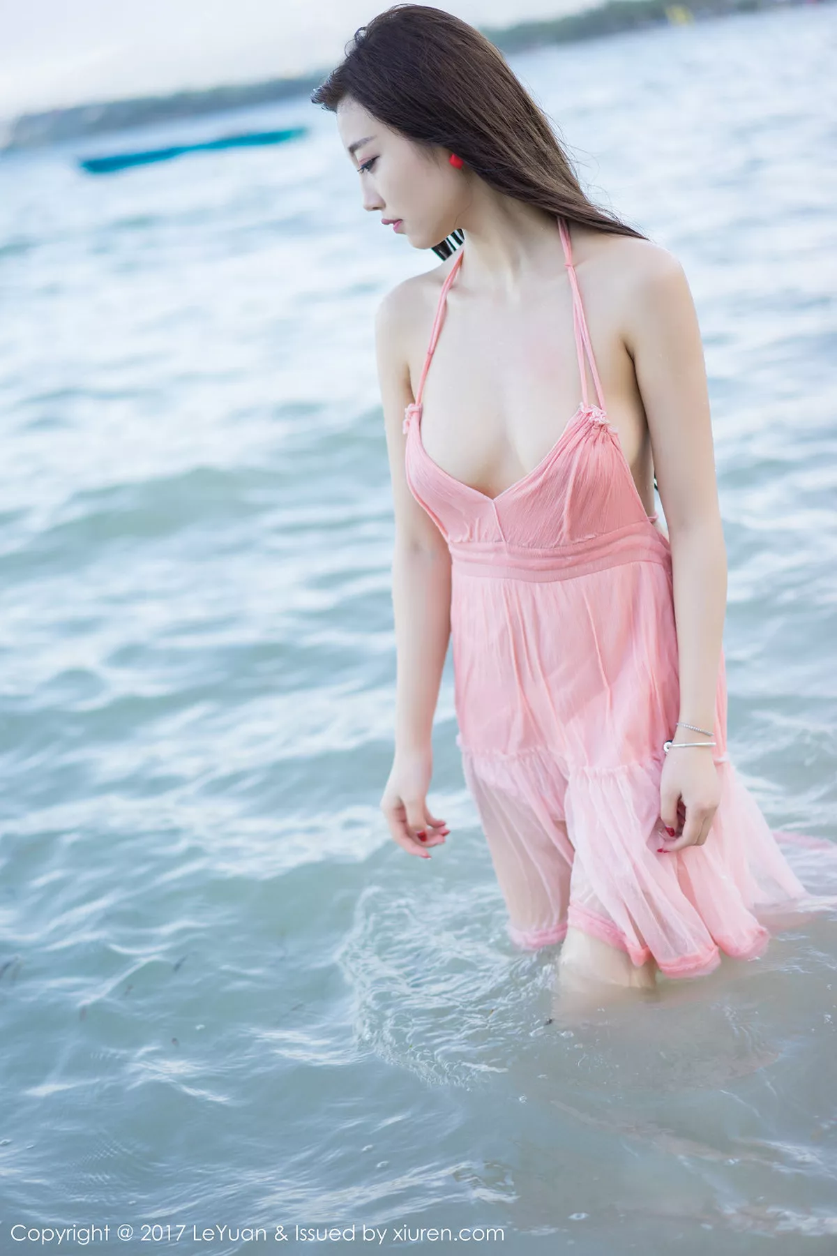 秀人集.com_[LeYuan星乐园]Vol.035_女神杨晨晨sugar海边粉红露背吊带裙真空秀美乳诱惑写真54P