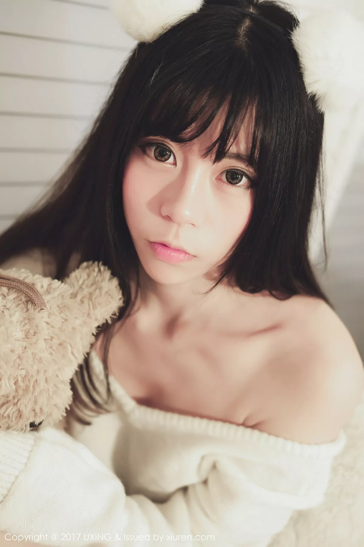 秀人集.com_[UXING优星馆]Vol.048_嫩模Yo酱居家学生装+白色蕾丝袜清爽美萝莉性感写真32P