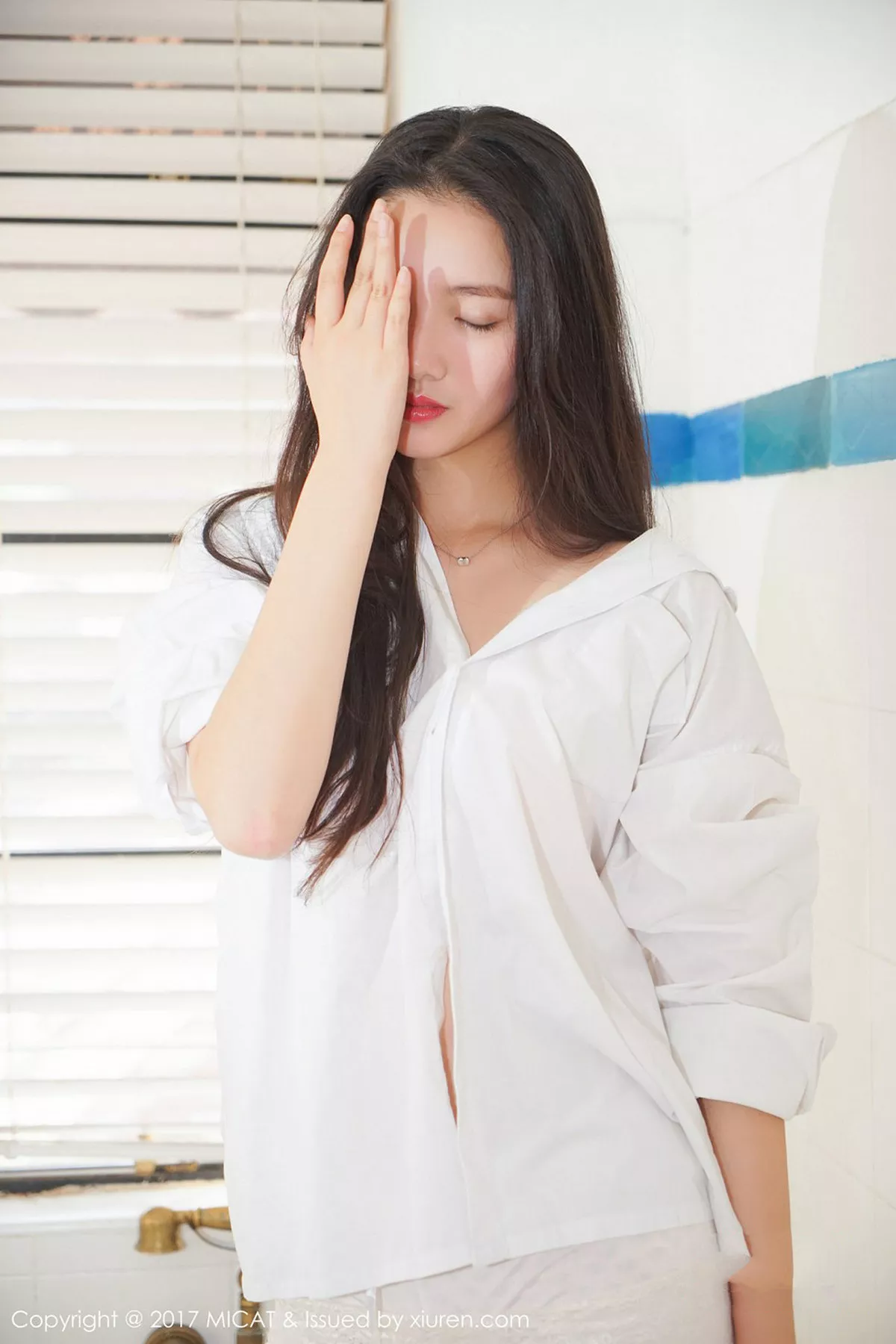 秀人集.com_[MICAT猫萌榜]Vol.004_嫩模画画sugar居家纯白衬衣白色蕾丝内裤秀白嫩肌肤写真50P