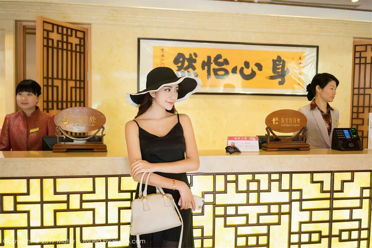 秀人集.com_[MiStar魅妍社]Vol.169_嫩模小蕾蕾景区旅拍多套服饰高颜值清新迷人写真65P