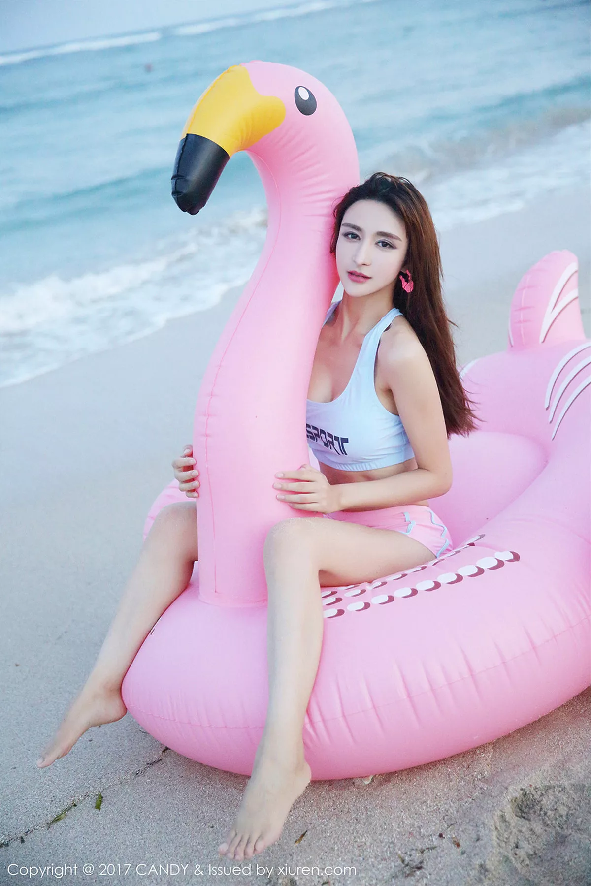 秀人集.com_[Candy糖果画报]Vol.024_嫩模伊莉娜巴厘岛旅拍性感短裤运动装秀完美身材写真61P