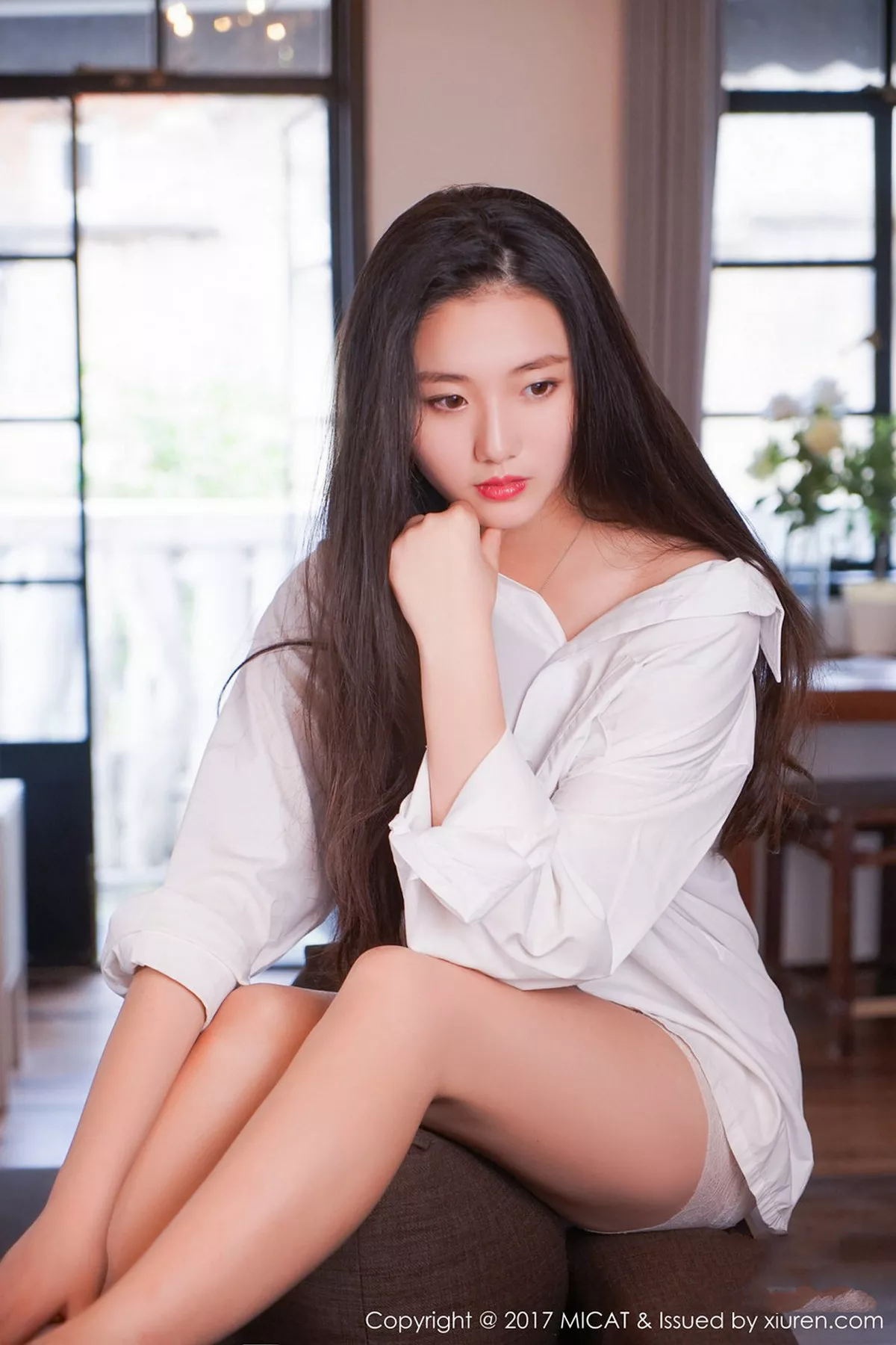 秀人集.com_[MICAT猫萌榜]Vol.004_嫩模画画sugar居家纯白衬衣白色蕾丝内裤秀白嫩肌肤写真50P