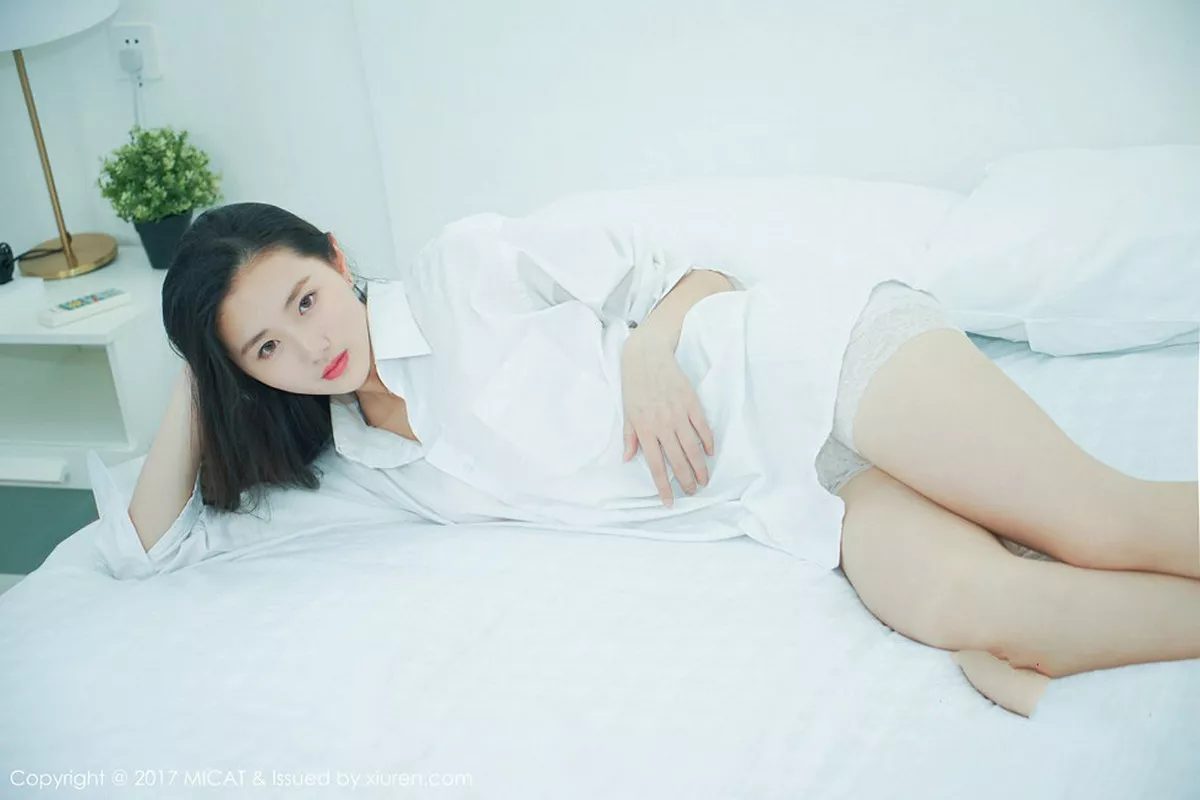 秀人集.com_[MICAT猫萌榜]Vol.004_嫩模画画sugar居家纯白衬衣白色蕾丝内裤秀白嫩肌肤写真50P