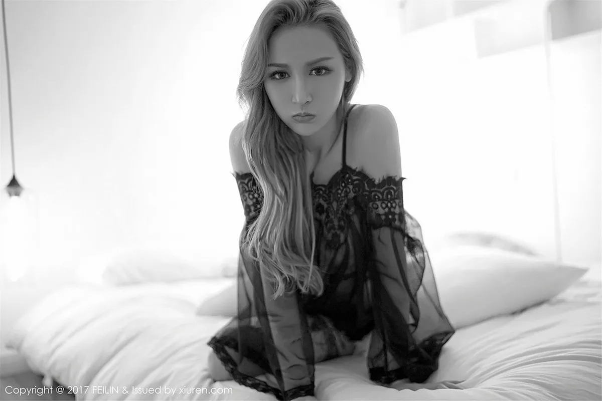 秀人集.com_[FeiLin嗲囡囡]Vol.096_嫩模晗大大Via居家黑色蕾丝薄纱情趣内衣秀美乳诱惑写真52P