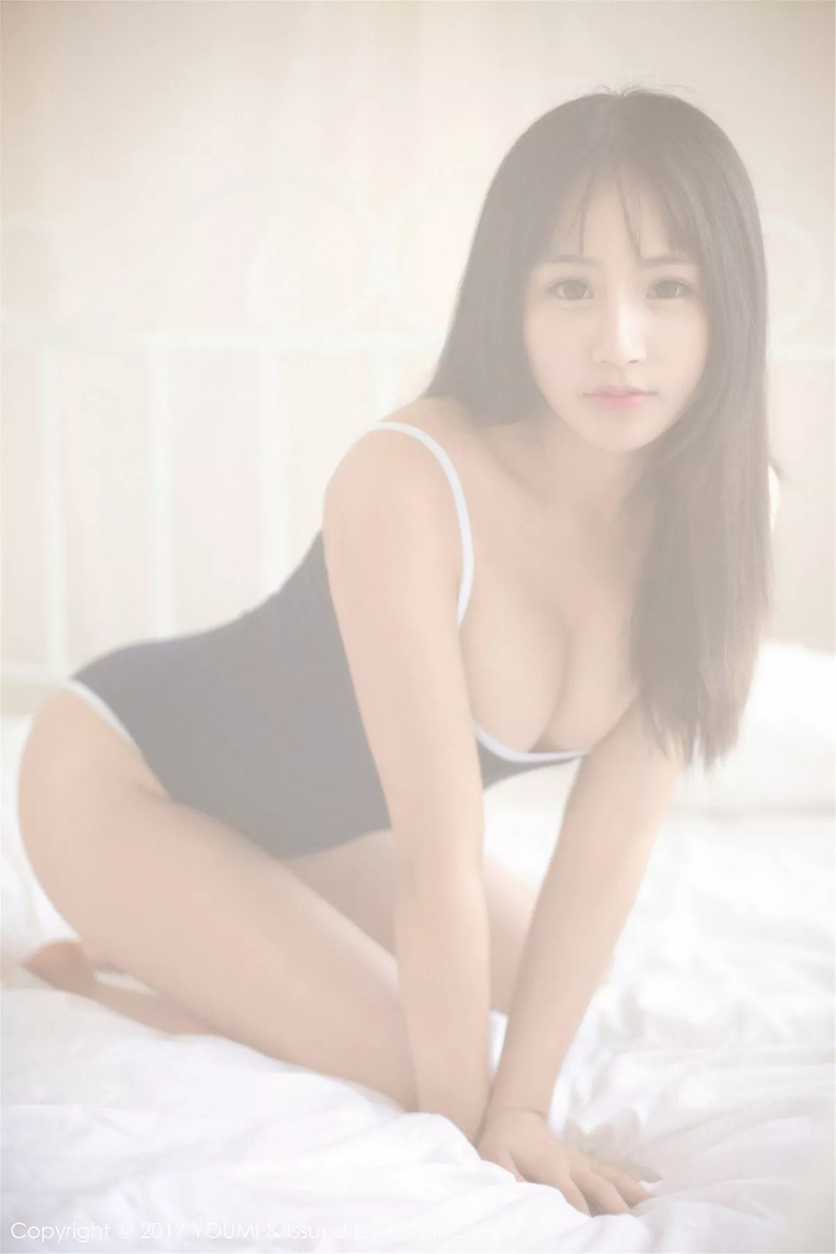 秀人集.com_[YouMi尤蜜荟]Vol.038_巨乳嫩模思淇Sukiiii居家露背毛衣+死库水秀完美身材写真53P