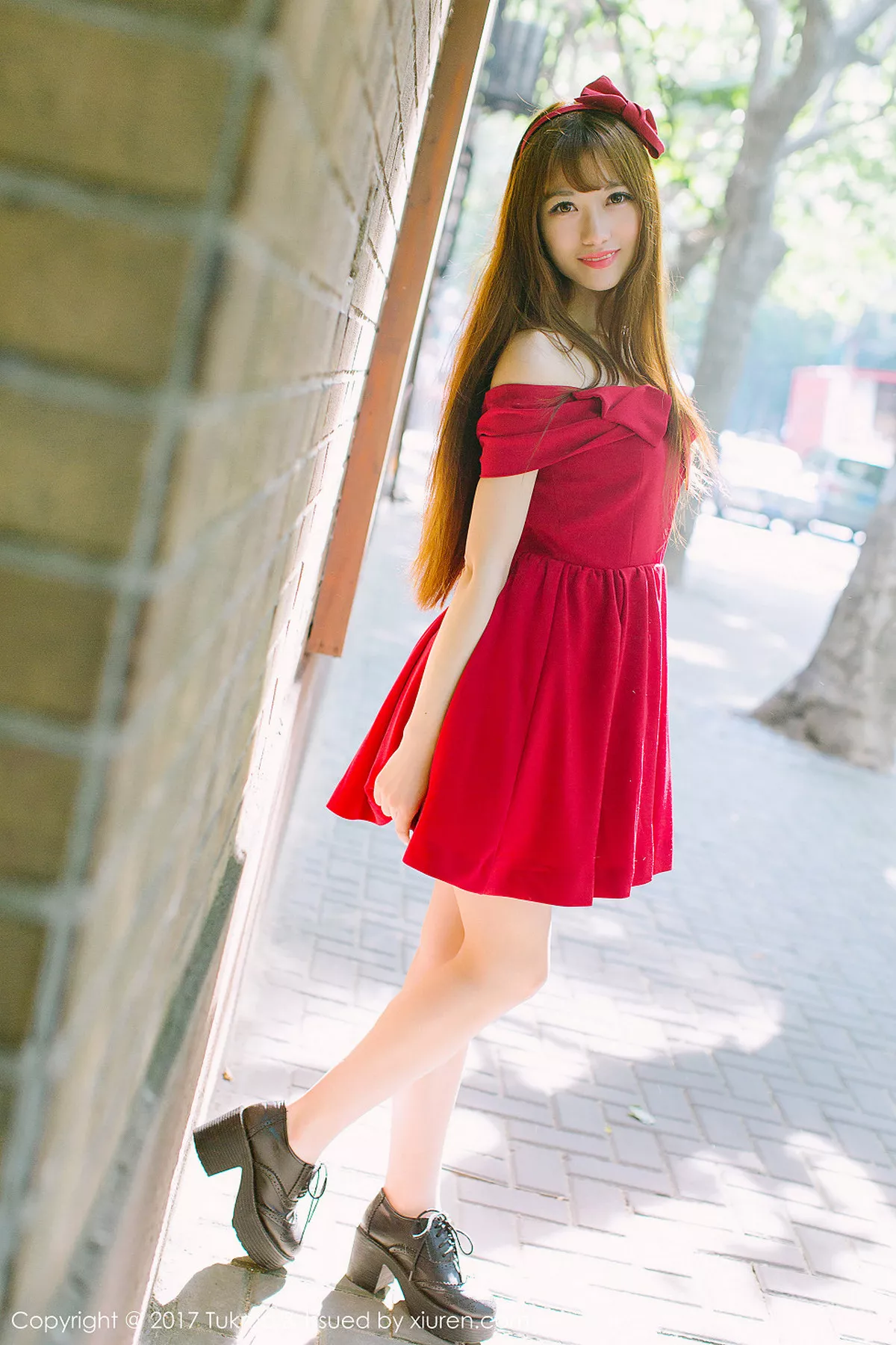 秀人集.com_[Tukmo兔几盟]Vol.094_嫩模赵乃莹性感学生装及成熟红色连身裙清爽迷人写真33P