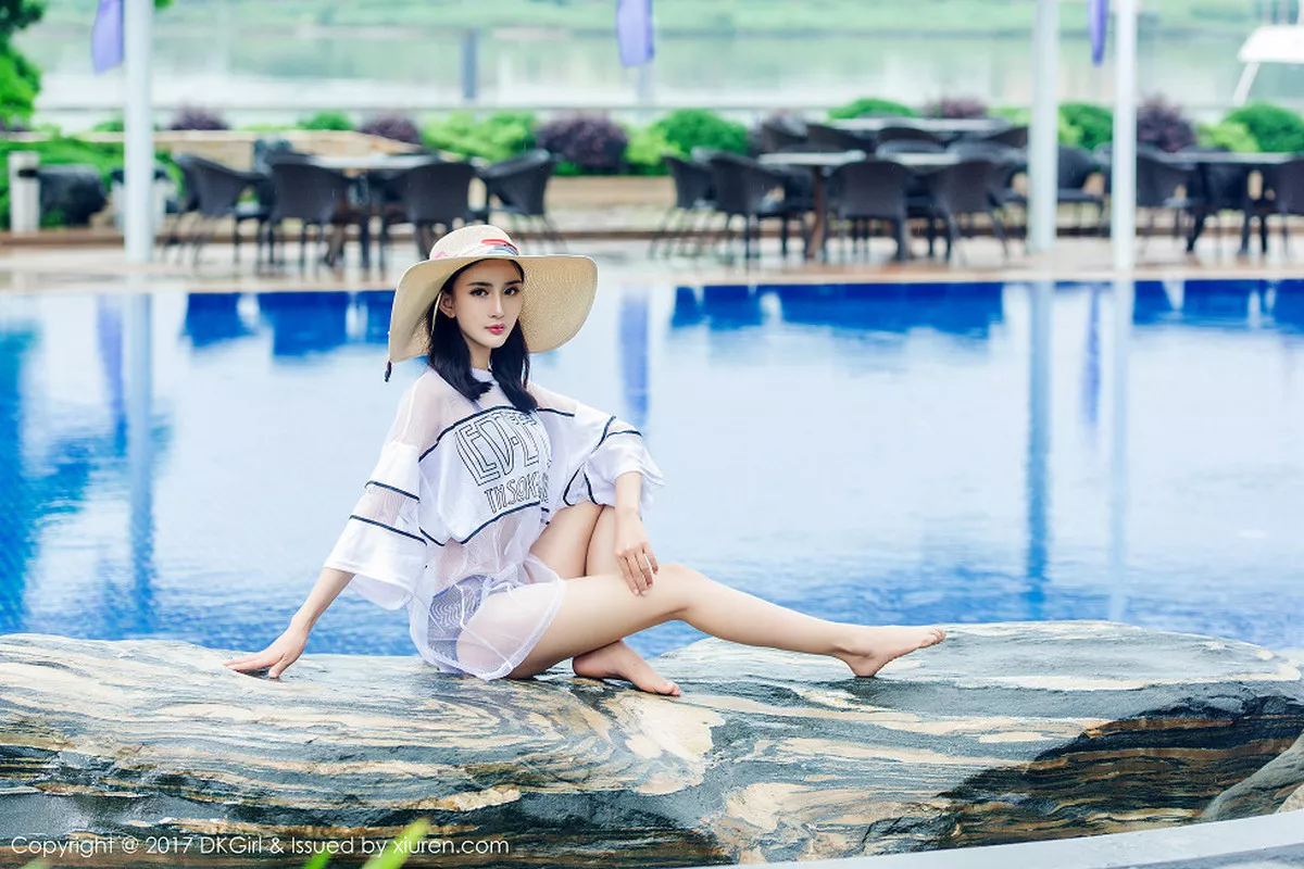 秀人集.com_[DKGirl御女郎]Vol.026_嫩模梅哥白色连体比基尼泳池湿身秀傲人美乳诱惑写真58P