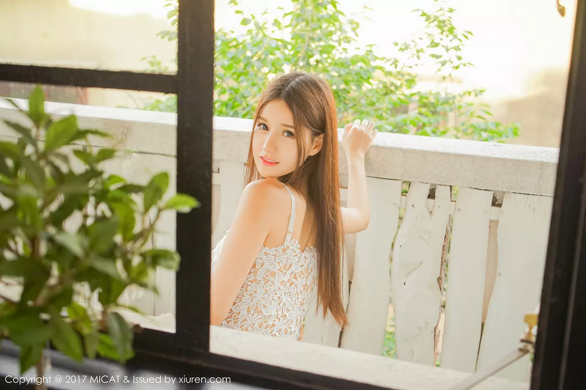 秀人集.com_[MICAT猫萌榜]Vol.007_清纯妹子玟姊BABY居家白色蕾丝缕空内衣娇羞清爽写真50P