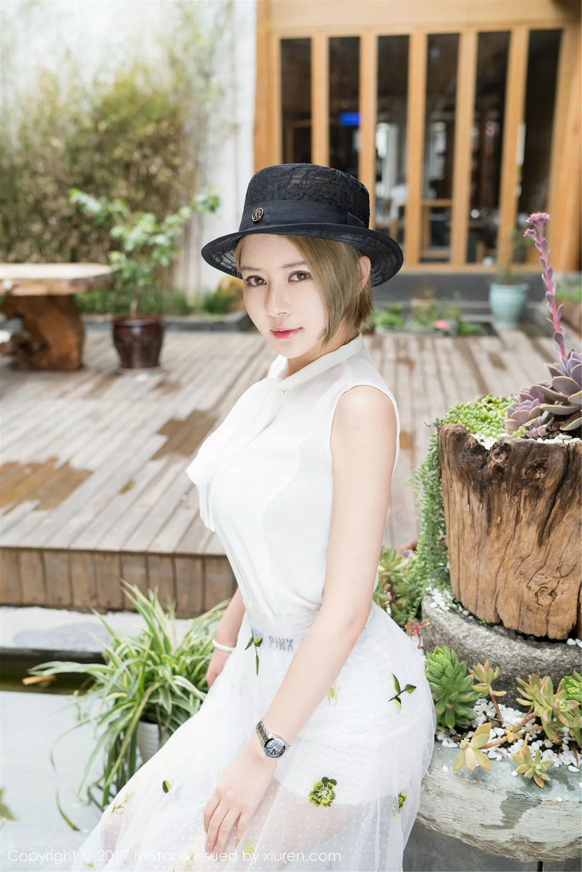 秀人集.com_[MiStar魅妍社]Vol.170_性感女神凯竹BuiBui丽江旅拍露背毛衣侧露豪乳撩人诱惑写真45P