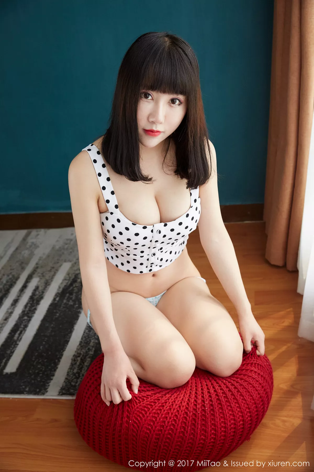 秀人集.com_[MiiTao蜜桃社]Vol.068_嫩模雪碧白色圆点内衣秀傲人美胸性感内裤秀翘臀诱惑写真51P