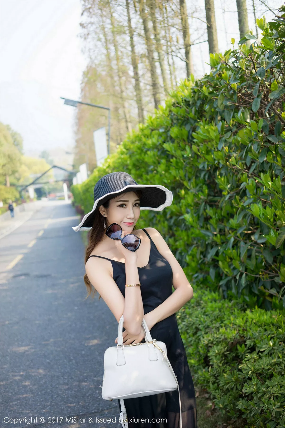 秀人集.com_[MiStar魅妍社]Vol.169_嫩模小蕾蕾景区旅拍多套服饰高颜值清新迷人写真65P