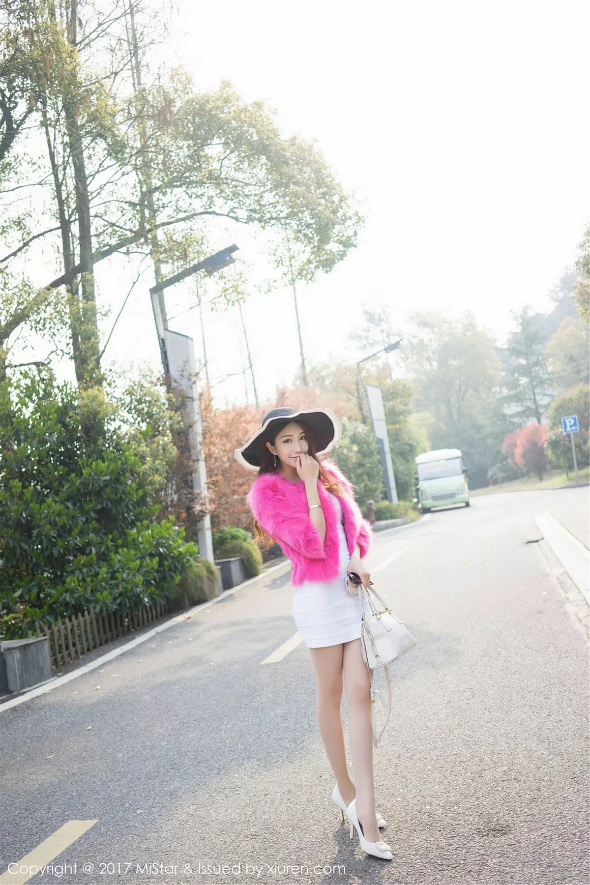 秀人集.com_[MiStar魅妍社]Vol.169_嫩模小蕾蕾景区旅拍多套服饰高颜值清新迷人写真65P