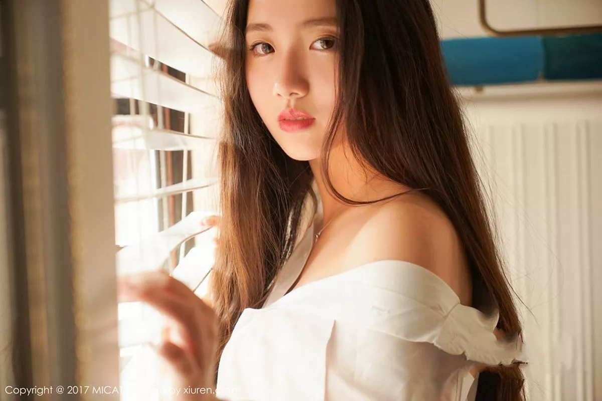 秀人集.com_[MICAT猫萌榜]Vol.004_嫩模画画sugar居家纯白衬衣白色蕾丝内裤秀白嫩肌肤写真50P