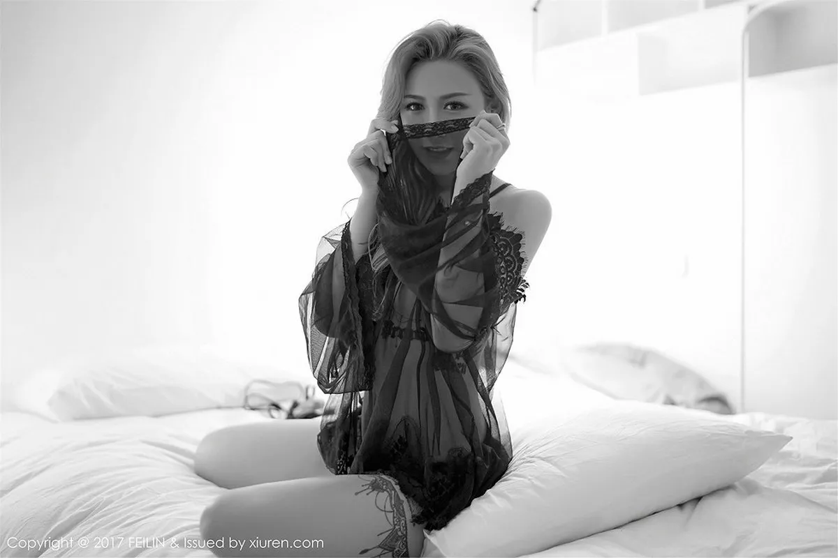 秀人集.com_[FeiLin嗲囡囡]Vol.096_嫩模晗大大Via居家黑色蕾丝薄纱情趣内衣秀美乳诱惑写真52P
