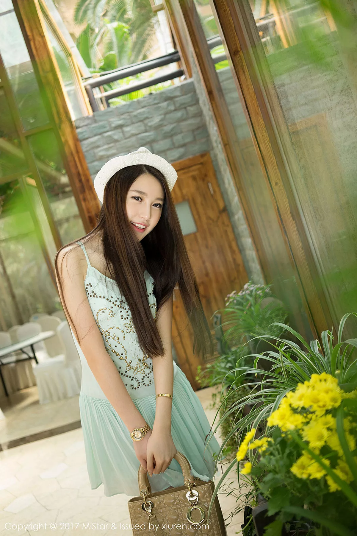 秀人集.com_[MiStar魅妍社]Vol.173_气质女神刘奕宁Lynn丽江旅拍黑色比基尼秀白嫩肌肤性感写真56P