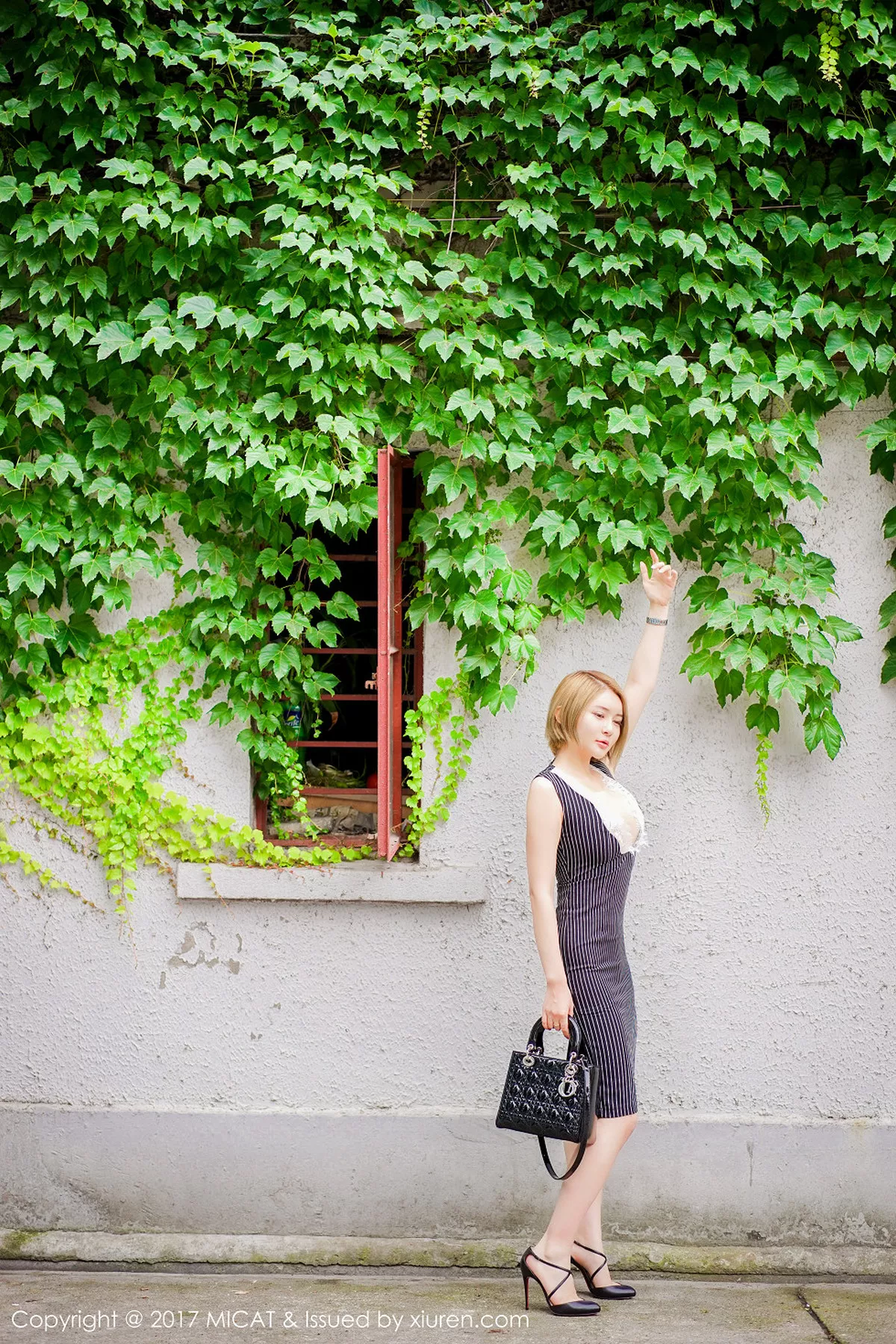 秀人集.com_[MICAT猫萌榜]Vol.013_性感女神凯竹BuiBui黑色连身裙+黑色蕾丝情趣内衣诱惑写真47P